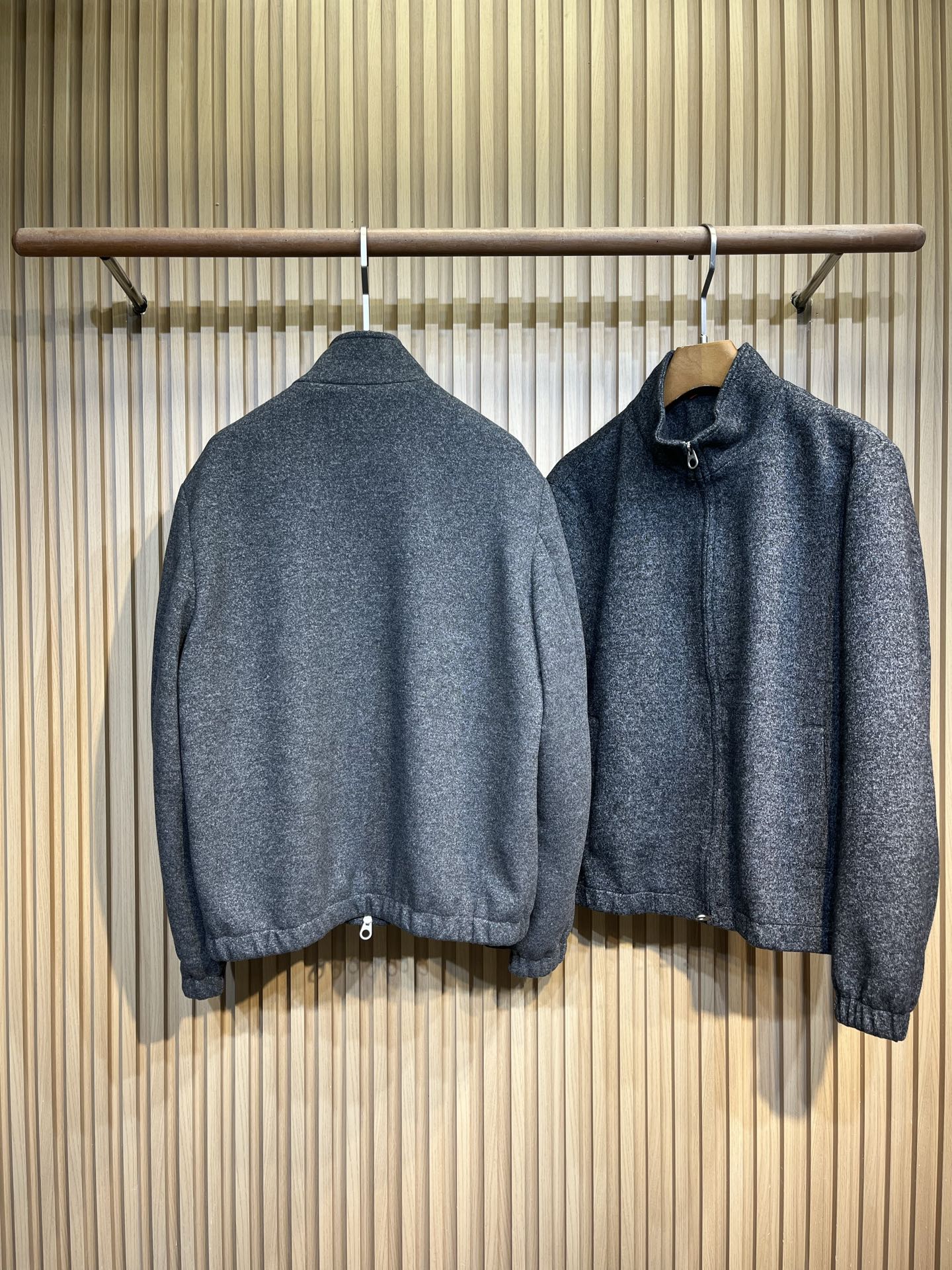 上衣挂拍图  尺码：M-XXXL M码 肩宽47 胸围112 袖长65 衣长68 L码肩宽48 胸围116 袖长66 衣