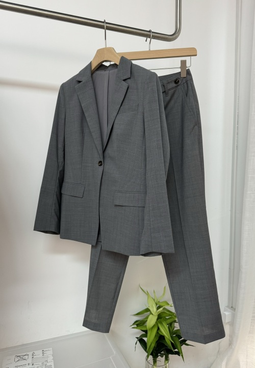 ZILIMARK BC Gray Wool Suit - Lightweight, Breathable, and Comfortable 1 ZILIMARK BC Gray Wool Suit - Lightweight, Breathable, and Comfortable