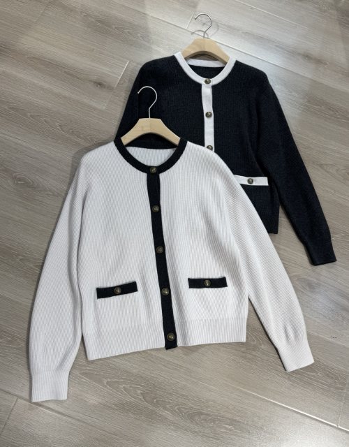 Women's Color Block Wool Cardigan, Round Neck Long Sleeve Knit Cardigan 1 Women's Color Block Wool Cardigan, Round Neck Long Sleeve Knit Cardigan