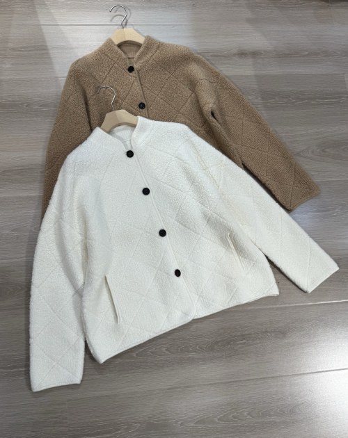 Women's Quilted Fleece Jacket, Stand Collar Single-Breasted Loose Fit Coat 1 Women's Quilted Fleece Jacket, Stand Collar Single-Breasted Loose Fit Coat
