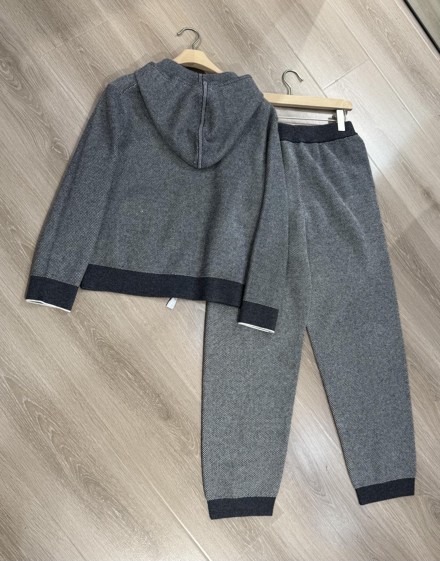 Loro Piana Women's Cashmere Hoodie and Pants Set - Beige and Gray 7 i1753795275105 8286 0 6
