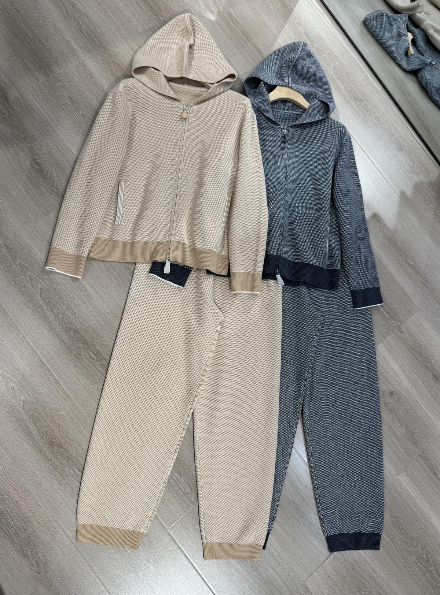 Loro Piana Women's Cashmere Hoodie and Pants Set - Beige and Gray 2 i1753795276984 9427 0 0
