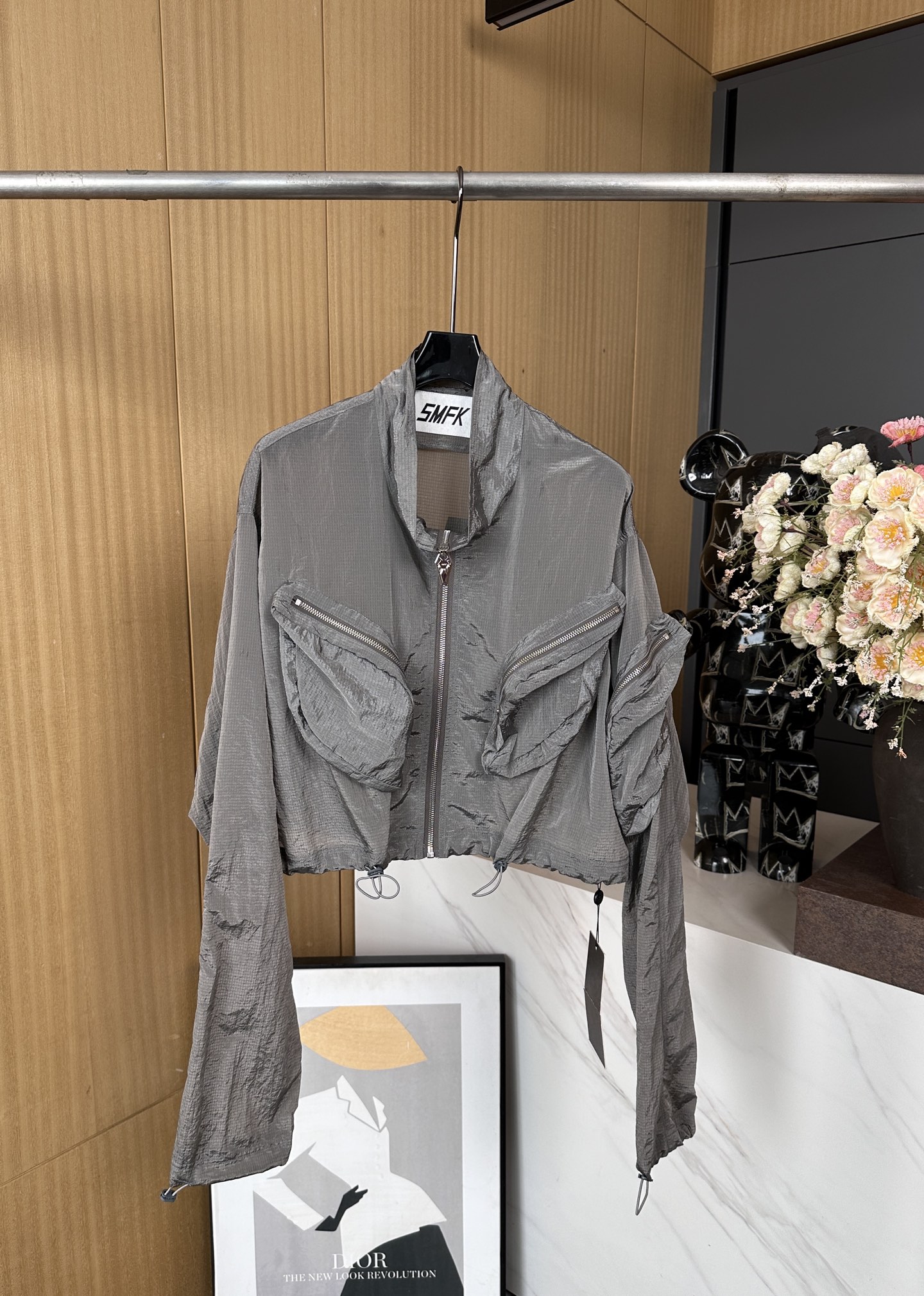 NO:325066,SMFK Spring and Summer New Ghost Jacket Casual Windproof Short Jacket, Metallic Gloss Fabric, Ultra-Thin Ultra-Light Washed, Multi-Pocket Design, Loose Style SML, Jackets & Coats, Jackets & Coats, Alexander Wang19860909SMFK 春夏新款 幽灵夹克休闲防风短款外套,金属光泽面料、超薄超轻经水洗处理后、多口袋设计、宽松版型 码数SML,,jackets & coats,jackets & coats,alexander wang,Women's clothing