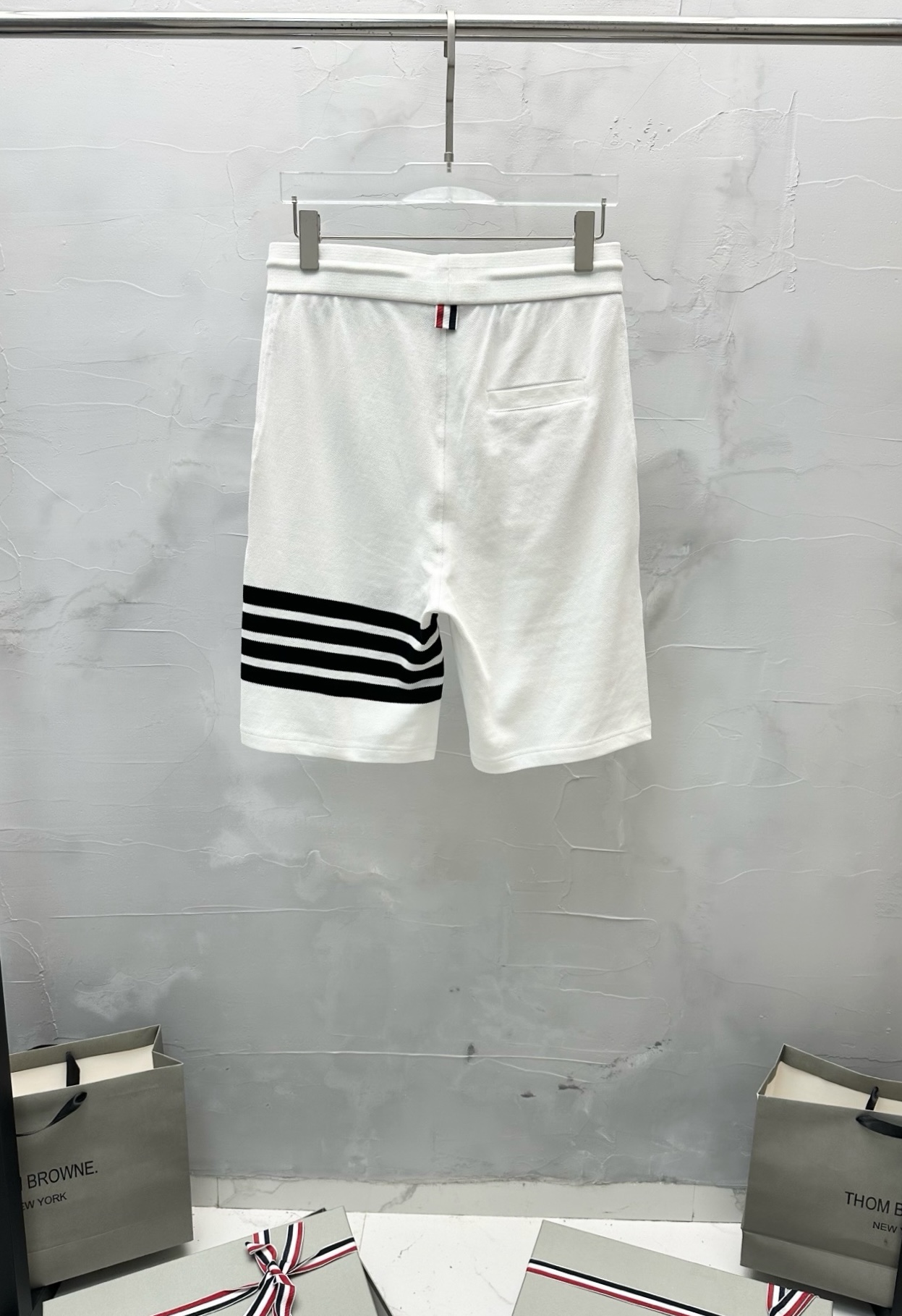 톰브라운 남성 반바지 130418 Thom Browne Shorts 썸네일 이미지