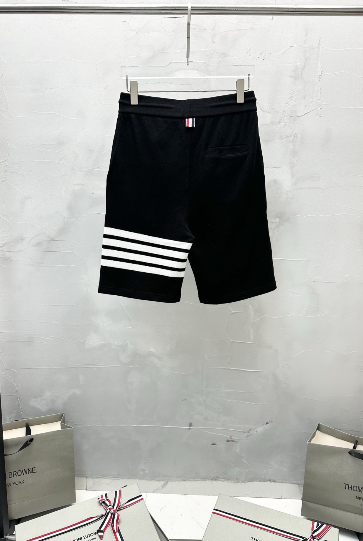 톰브라운 남성 반바지 130417 Thom Browne Shorts 썸네일 이미지