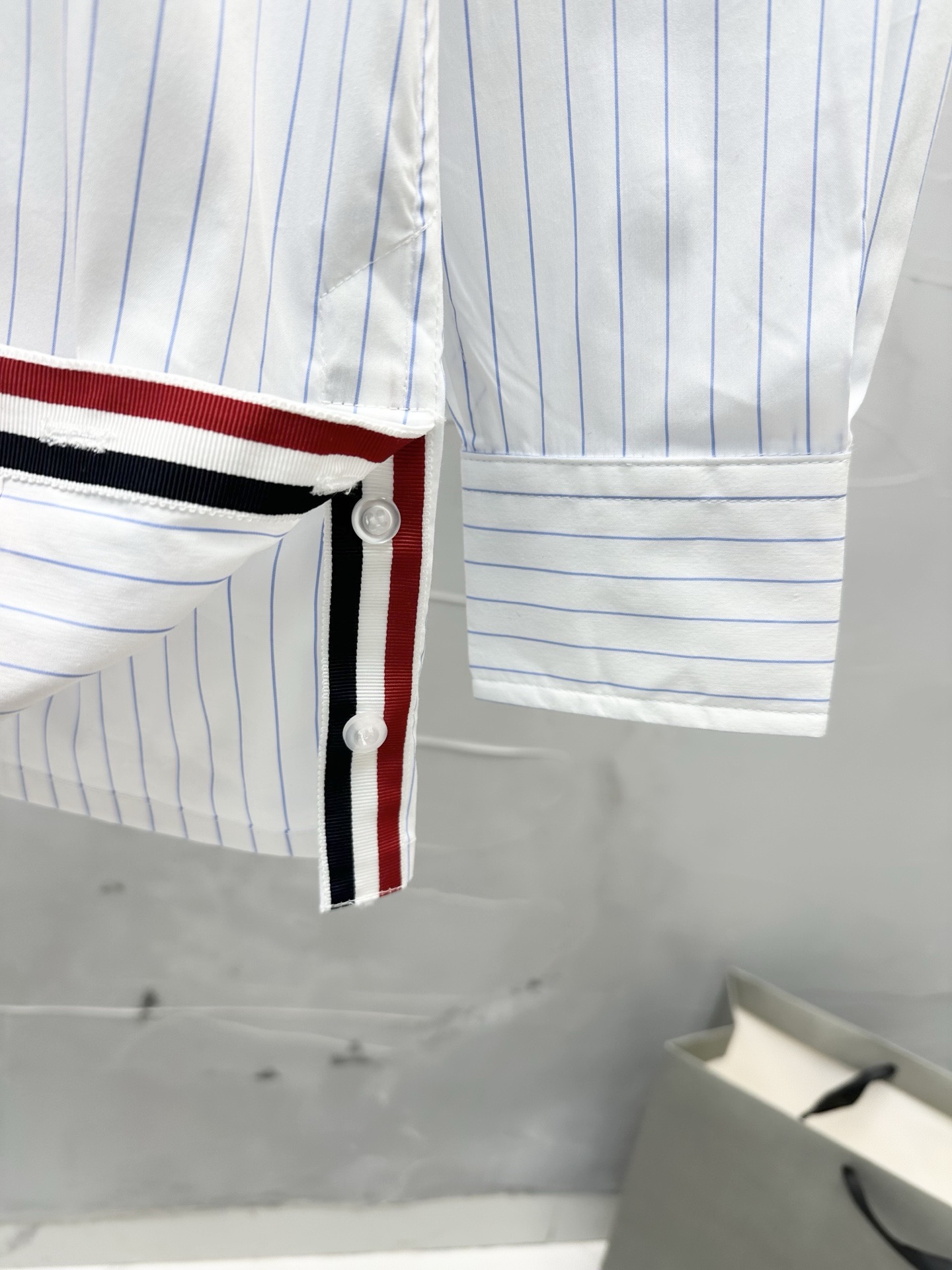톰브라운 남성 긴팔 130421 Thom Browne Long Sleeve 썸네일 이미지