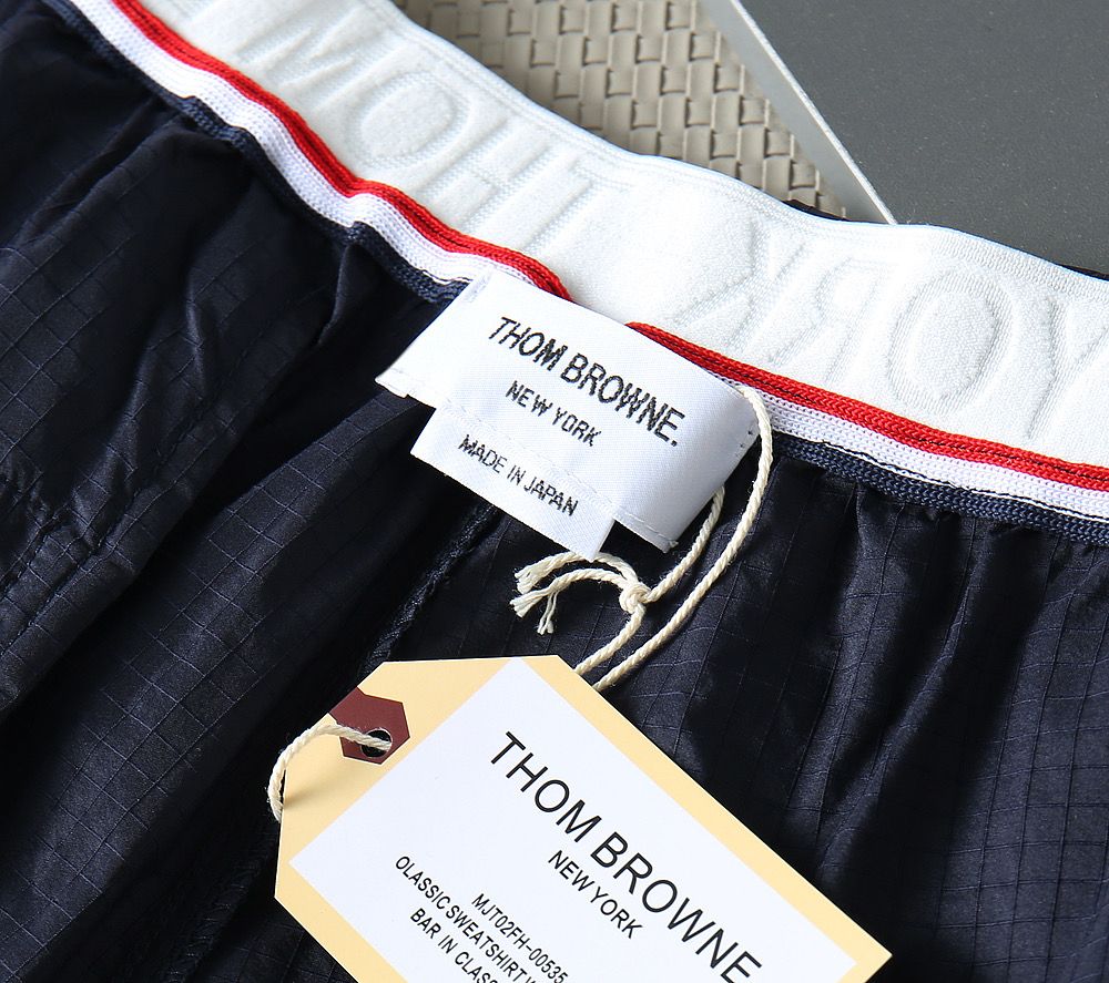 톰브라운 남성 반바지 130353 Thom Browne Shorts 썸네일 이미지