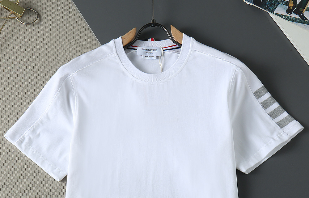 톰브라운 남성 반팔 130371 Thom Browne T Shirt 썸네일 이미지