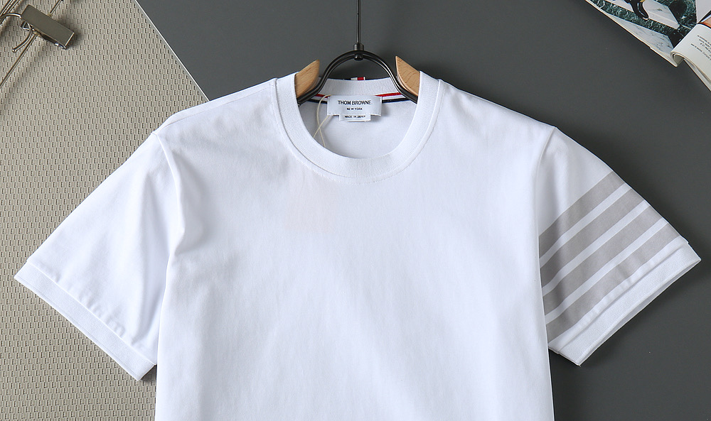 톰브라운 남성 반팔 130343 Thom Browne T Shirt 썸네일 이미지
