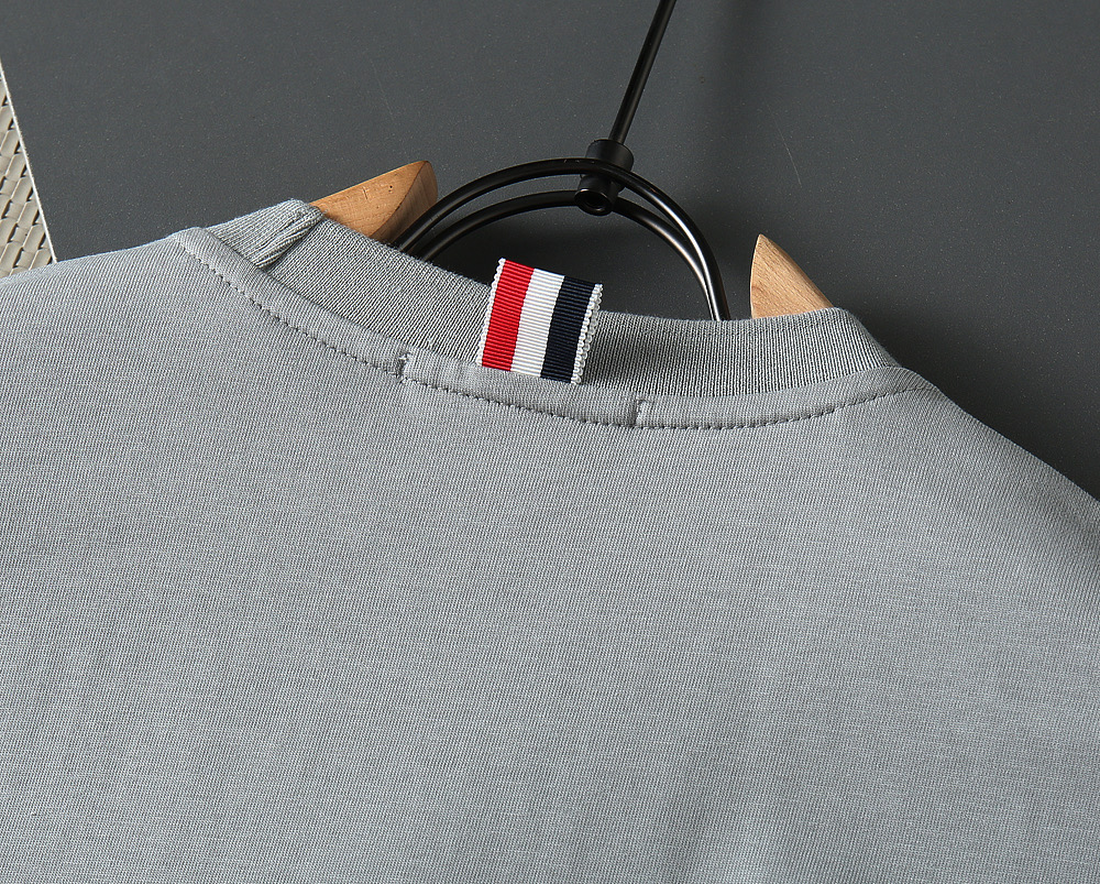 톰브라운 남성 반팔 130342 Thom Browne T Shirt 썸네일 이미지