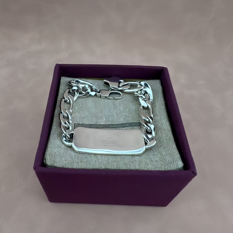 Gucci 蜜蜂項チェーン - サイズ調整可能なデザイン