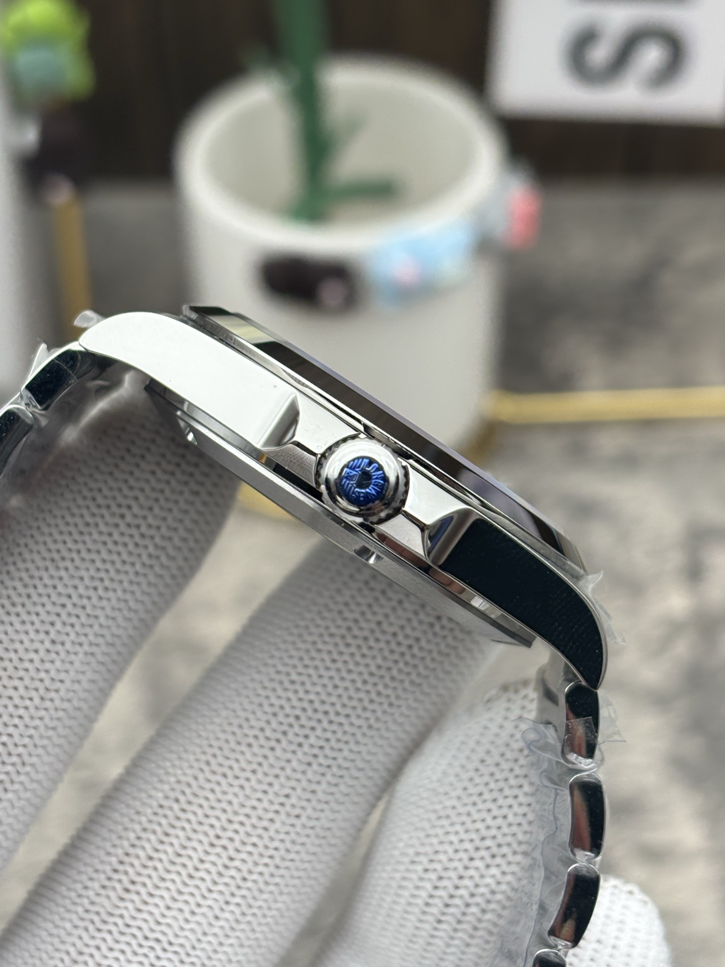 NO:541794,af 2892 black plate joyously,19860909af 2892黑盘悦动,,Watch