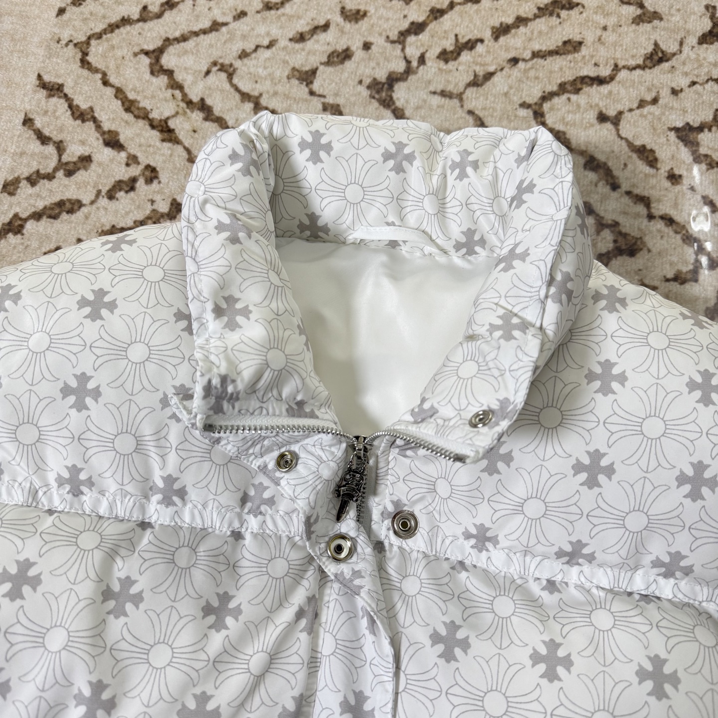 Chrome Hearts Cross Logo Down Jacket Winter Coat - Stylish & Warm 4 i1761926549704 5491 0 2