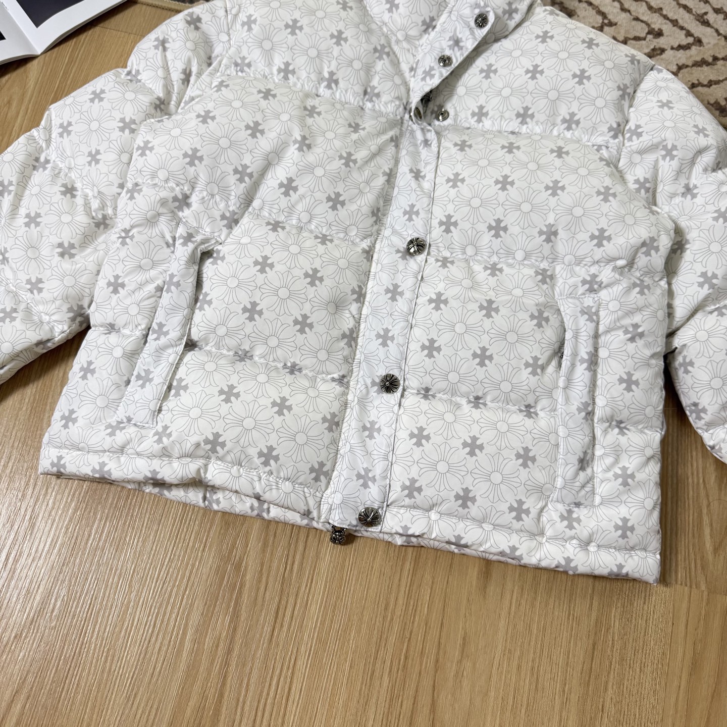 Chrome Hearts Cross Logo Down Jacket Winter Coat - Stylish & Warm 5 i1761926549712 9488 0 3