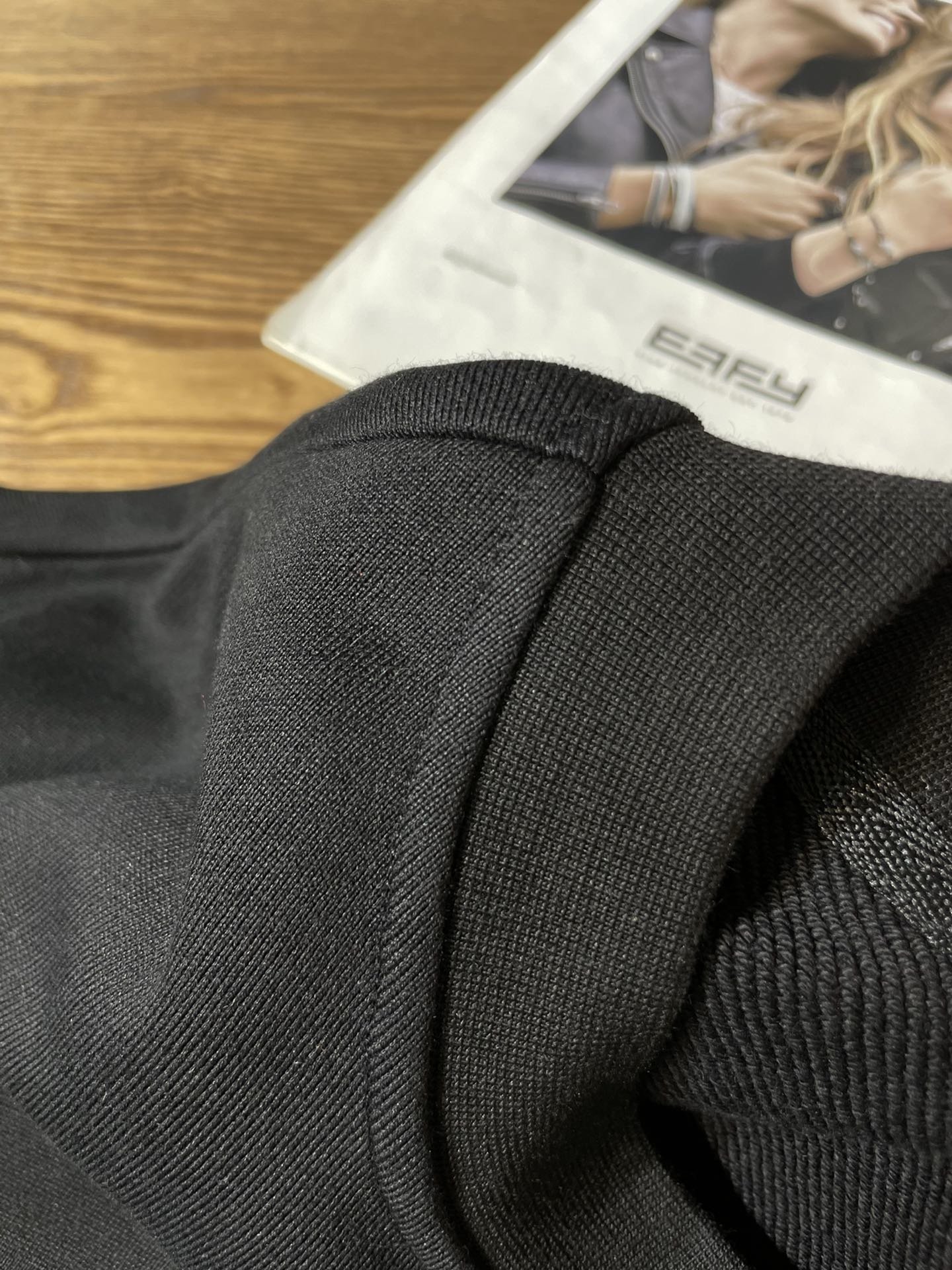 Loewe2023秋冬新品圆领套头套装客供进口顶级定制面料亲肤舒适非常低调又显品味玩味熟男必备款式都是最