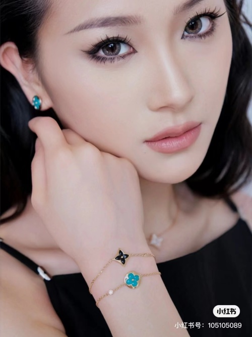 Louis Vuitton Turquoise Inlaid Earrings, Clover Stud Earrings for Women 1 Louis Vuitton Turquoise Inlaid Earrings, Clover Stud Earrings for Women