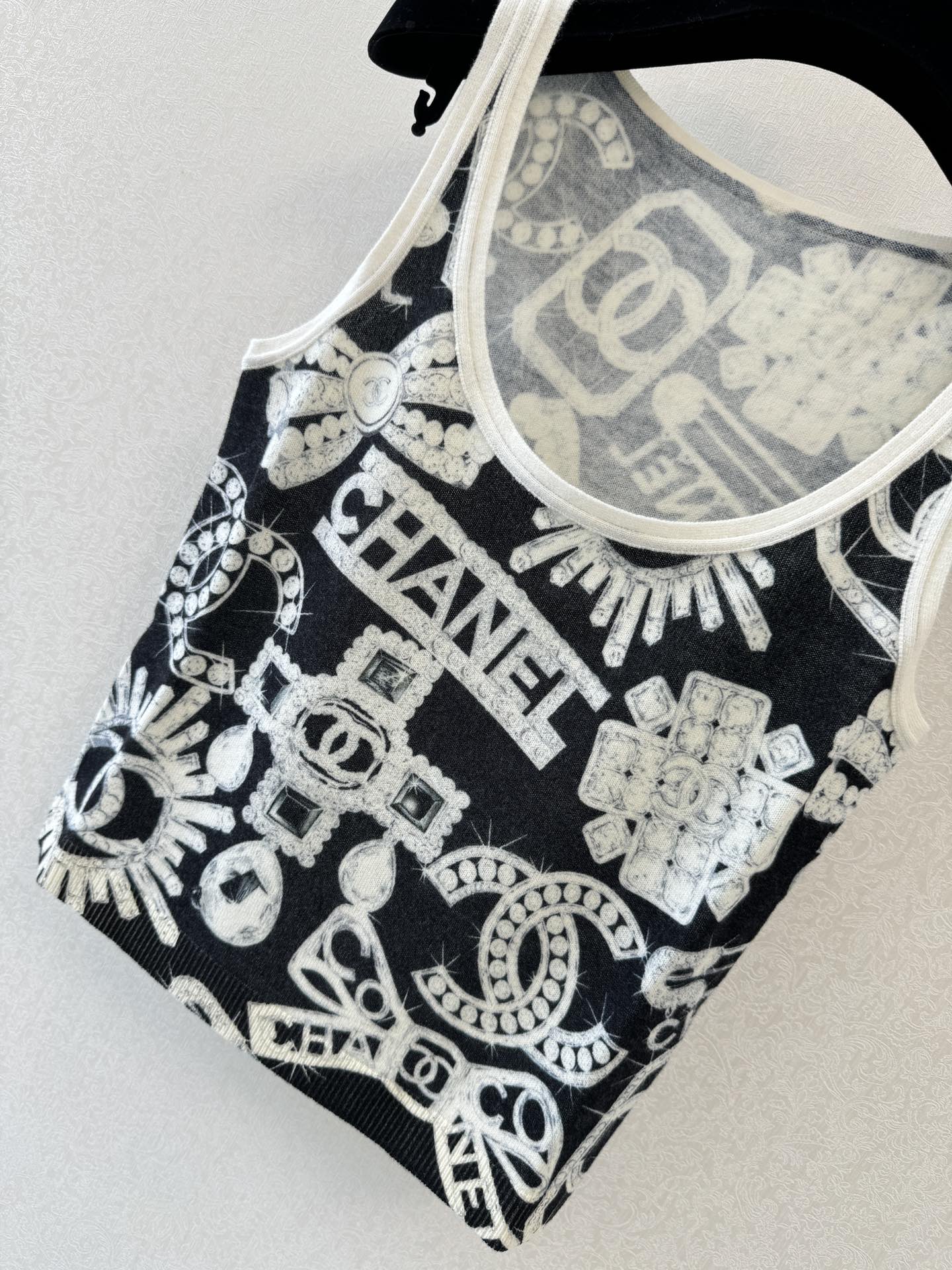 小香钻石珠宝印花 背心实拍图