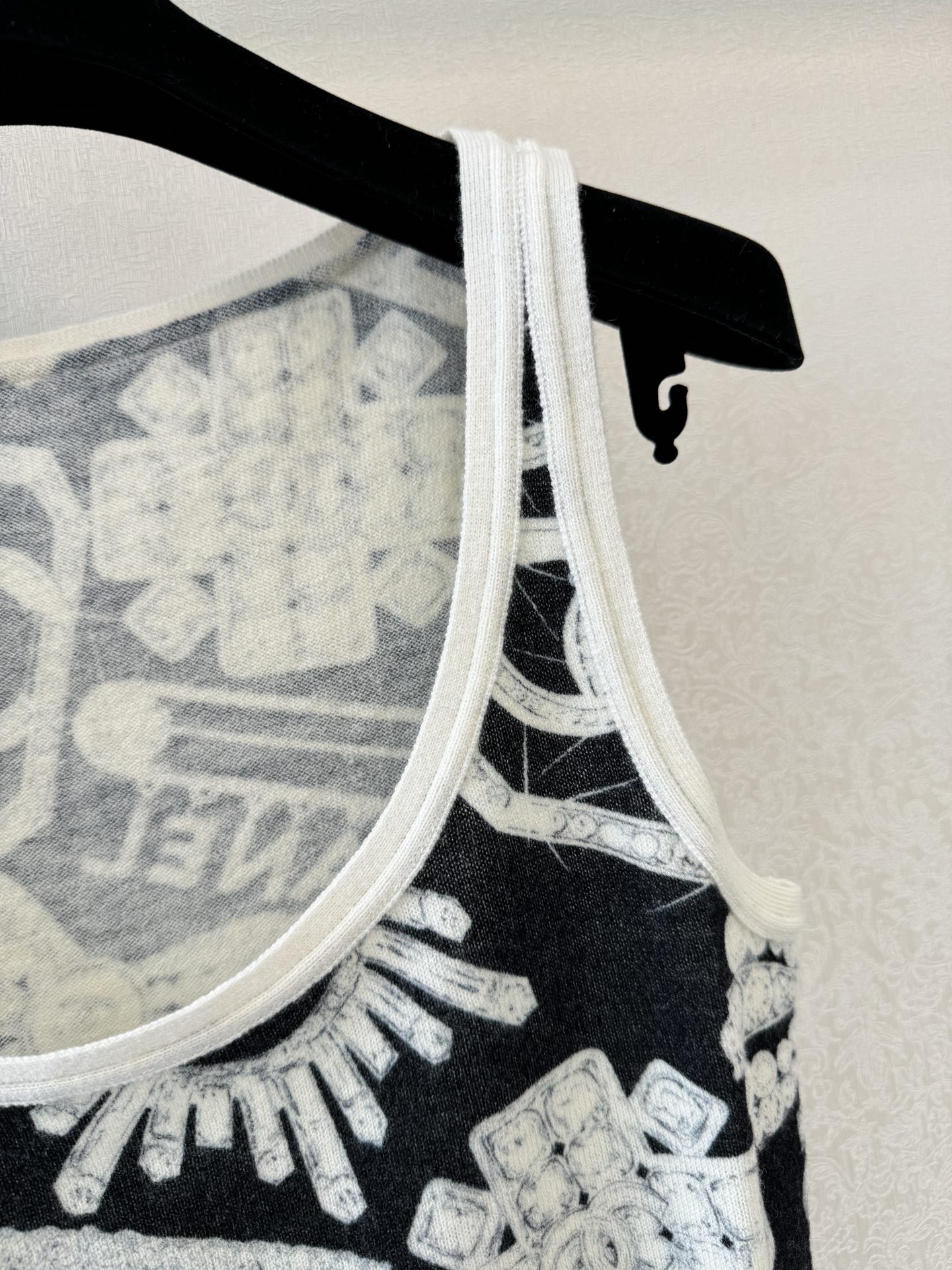 小香钻石珠宝印花 背心实拍图