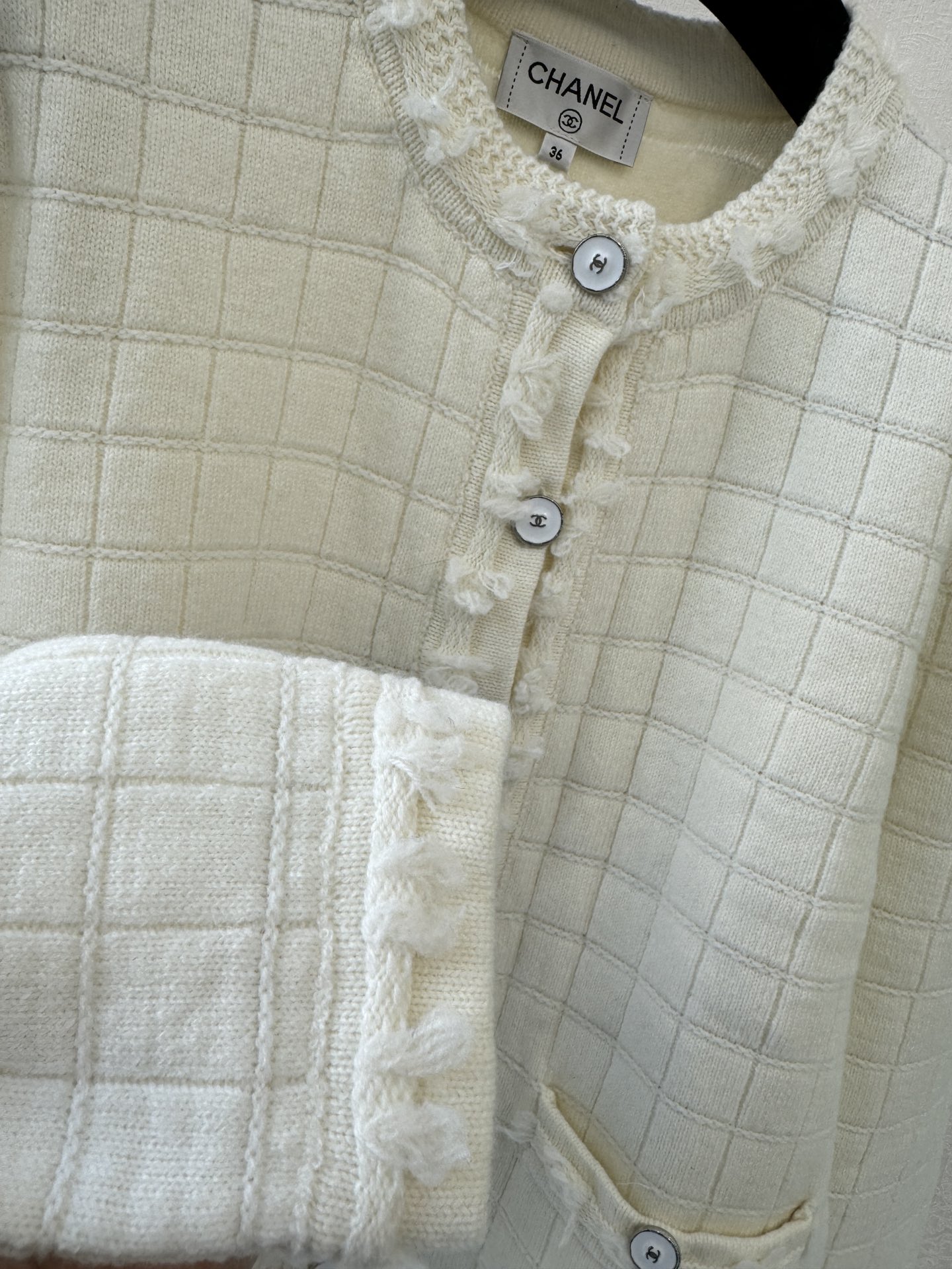 小香26P新品🆕🆕圆领纽扣开衫💗💗实拍图🆕🆕三色3码