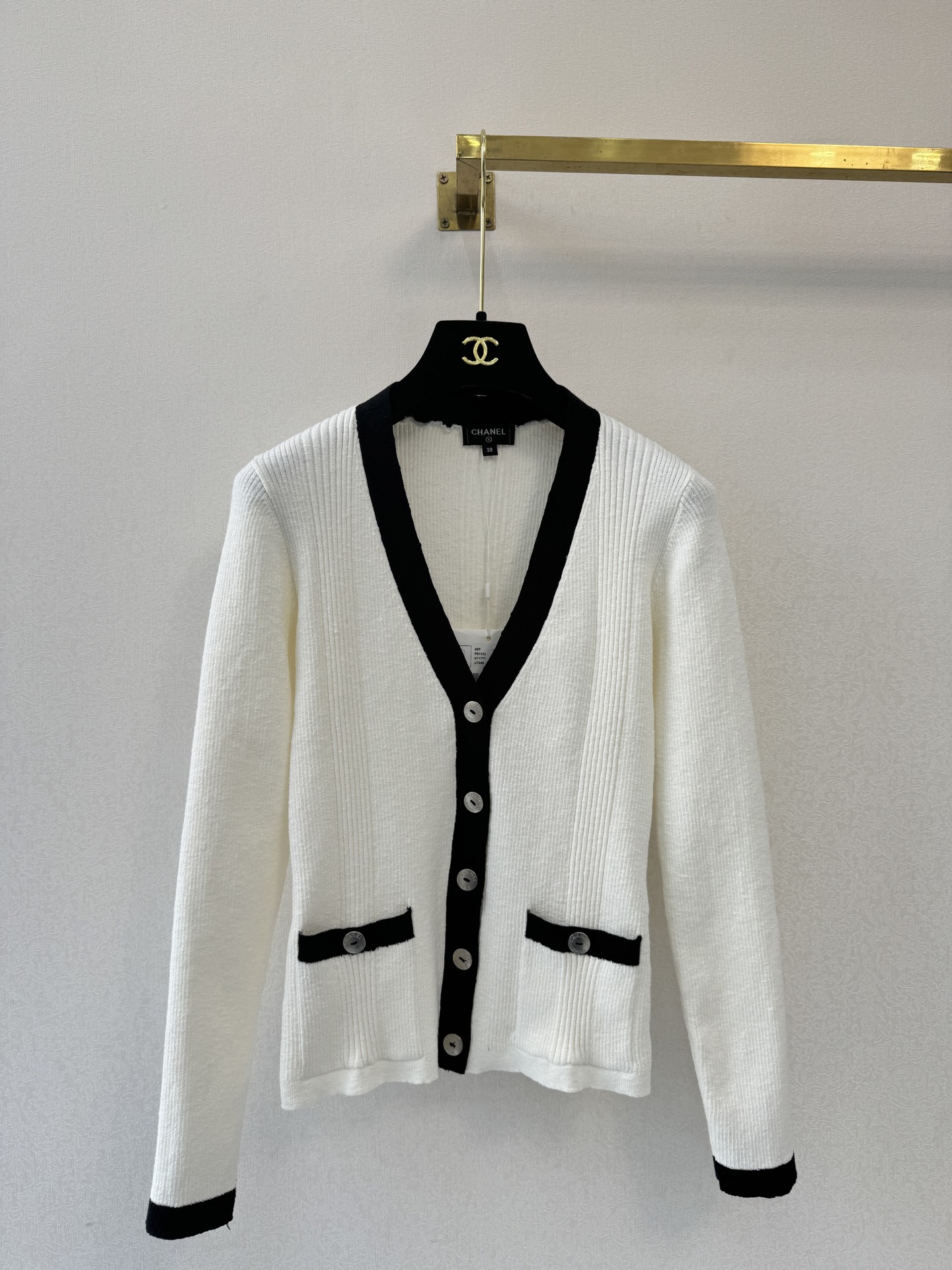 小香新品🆕🆕V领开衫💗💗实拍图🆕🆕两色3码