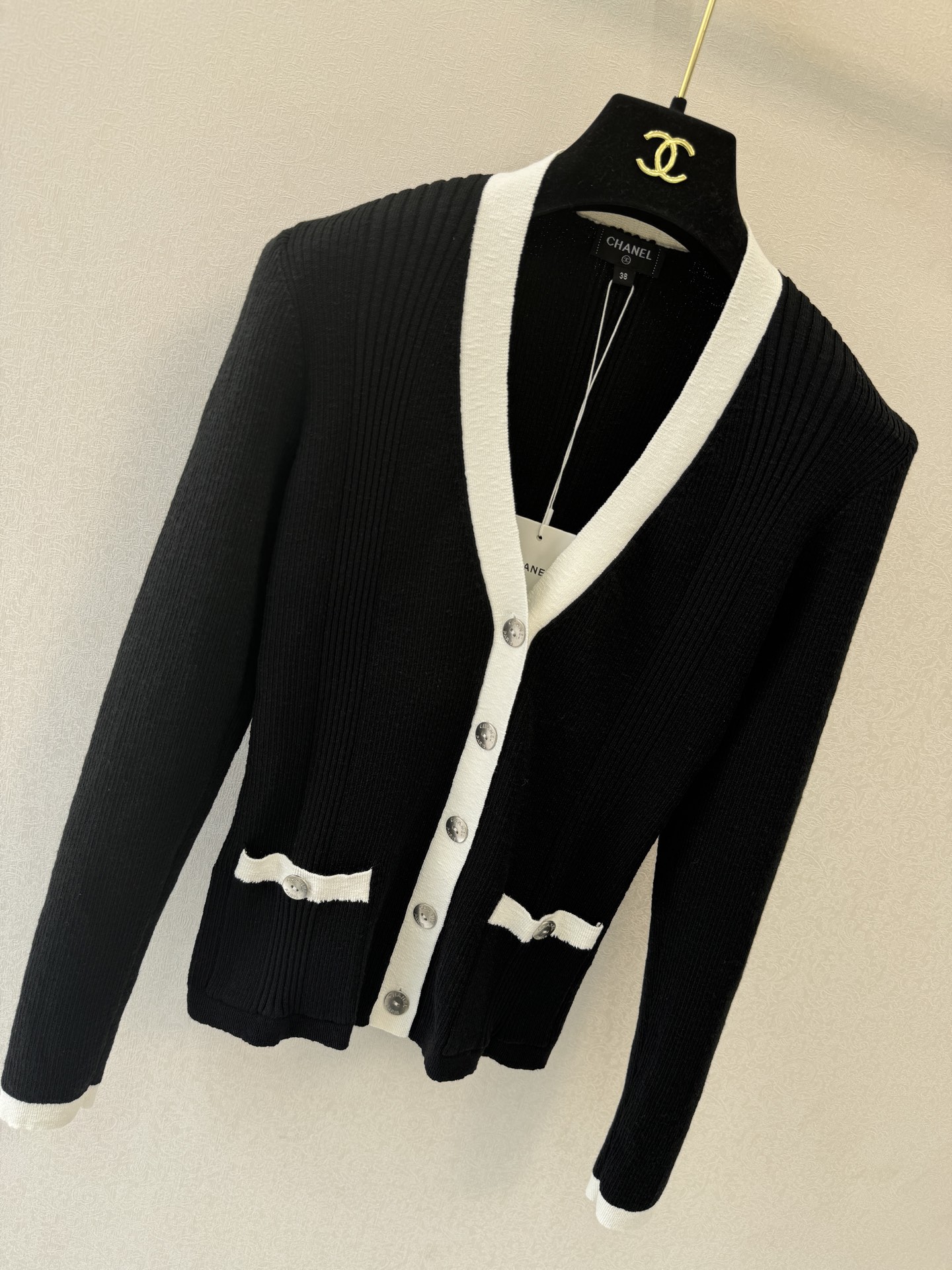 小香新品🆕🆕V领开衫💗💗实拍图🆕🆕两色3码