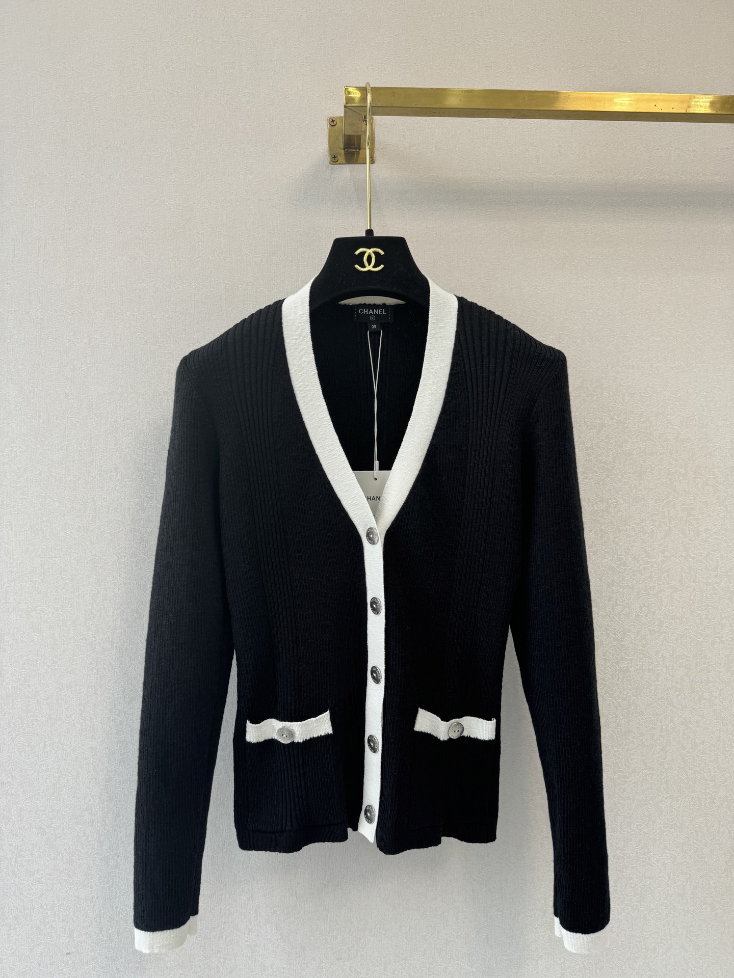 小香新品🆕🆕V领开衫💗💗实拍图🆕🆕两色3码