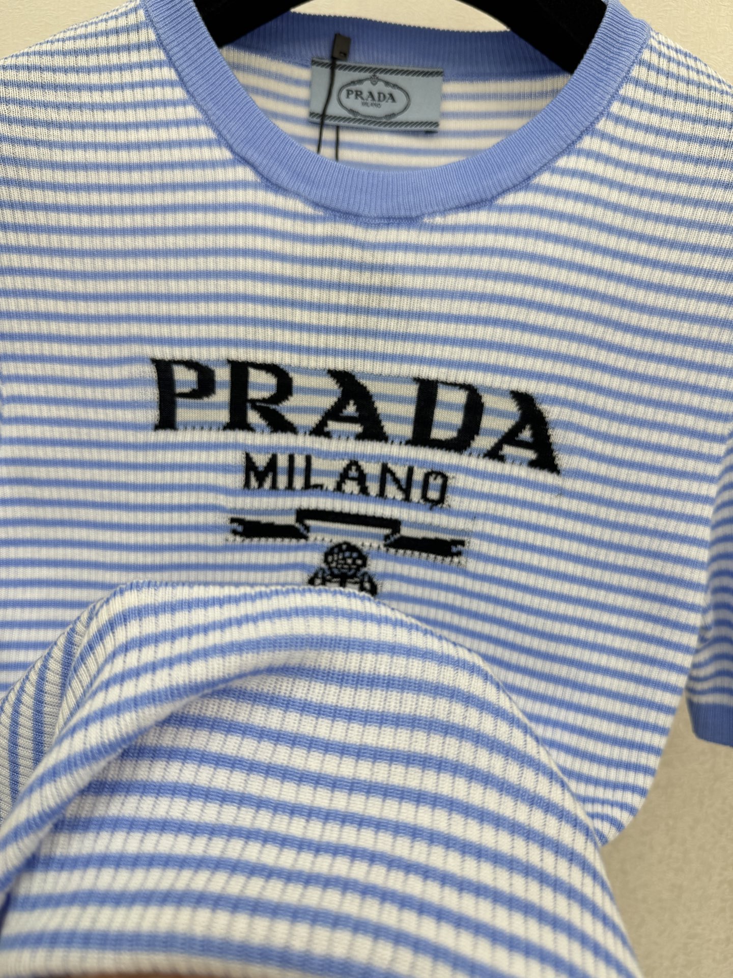 普拉达新品🆕🆕圆领短袖💗💗实拍图🆕🆕三色3码