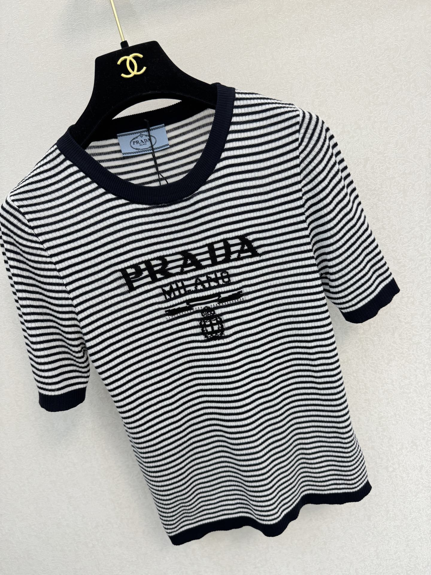 普拉达新品🆕🆕圆领短袖💗💗实拍图🆕🆕三色3码
