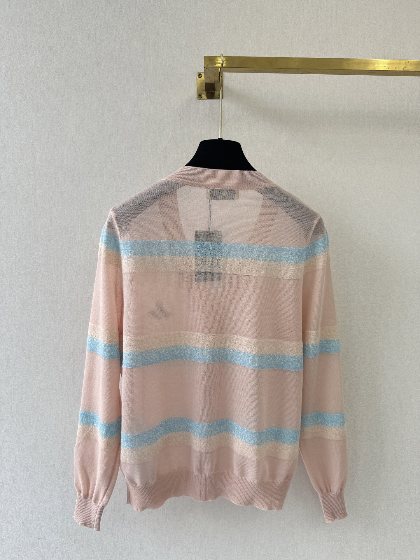 西太后新品🆕🆕V领开衫💗💗实拍图🆕🆕三色3码
