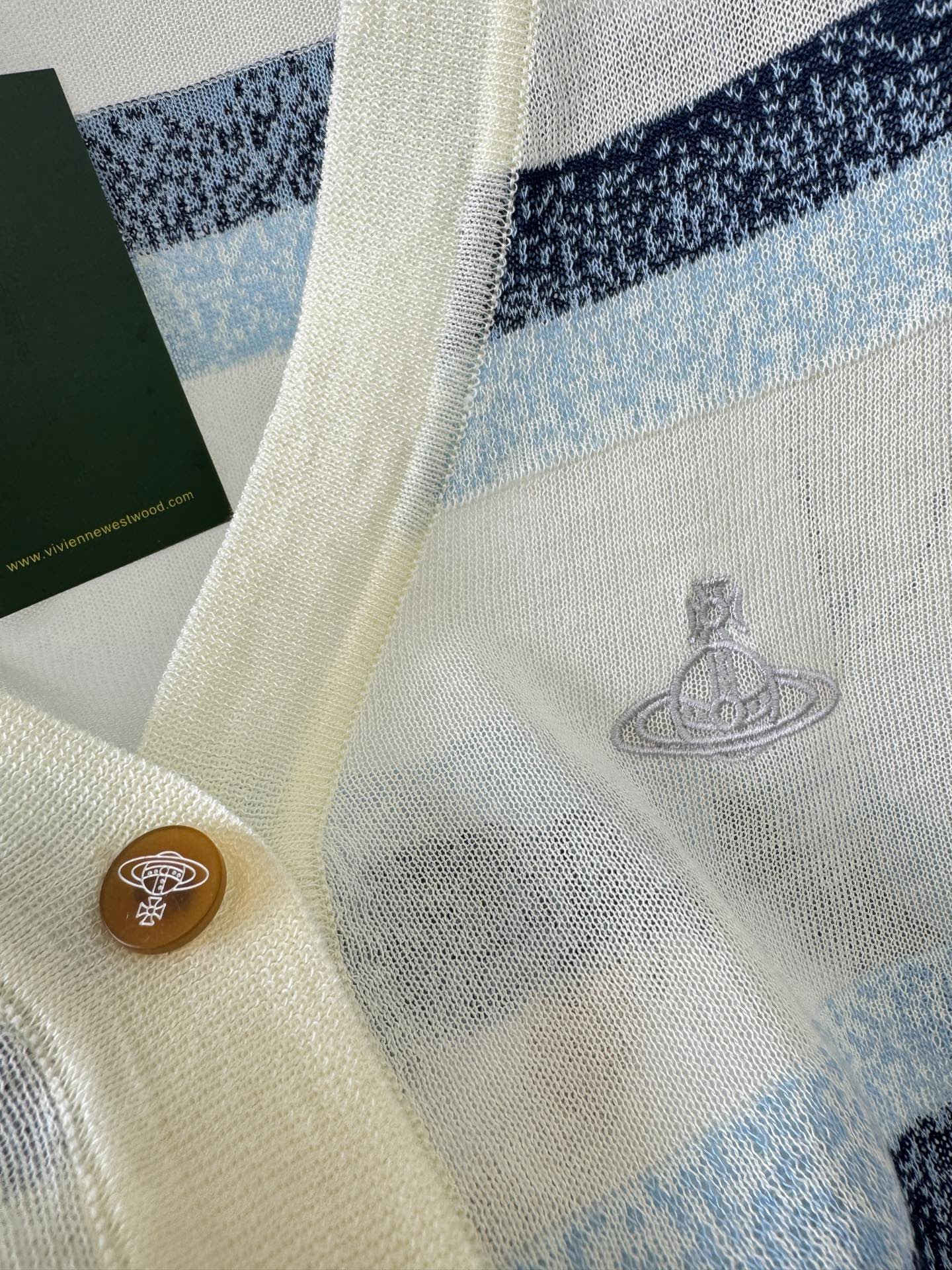 西太后新品🆕🆕V领开衫💗💗实拍图🆕🆕三色3码