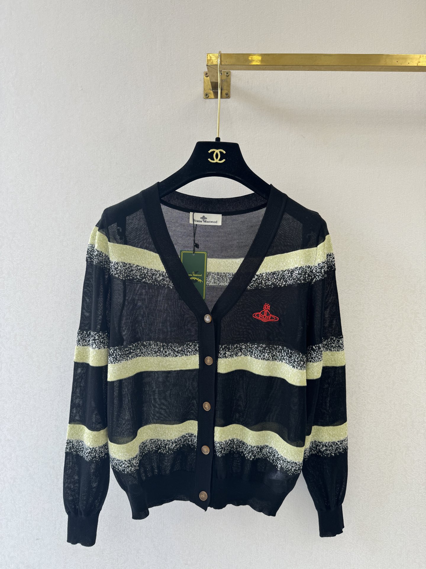 西太后新品🆕🆕V领开衫💗💗实拍图🆕🆕三色3码