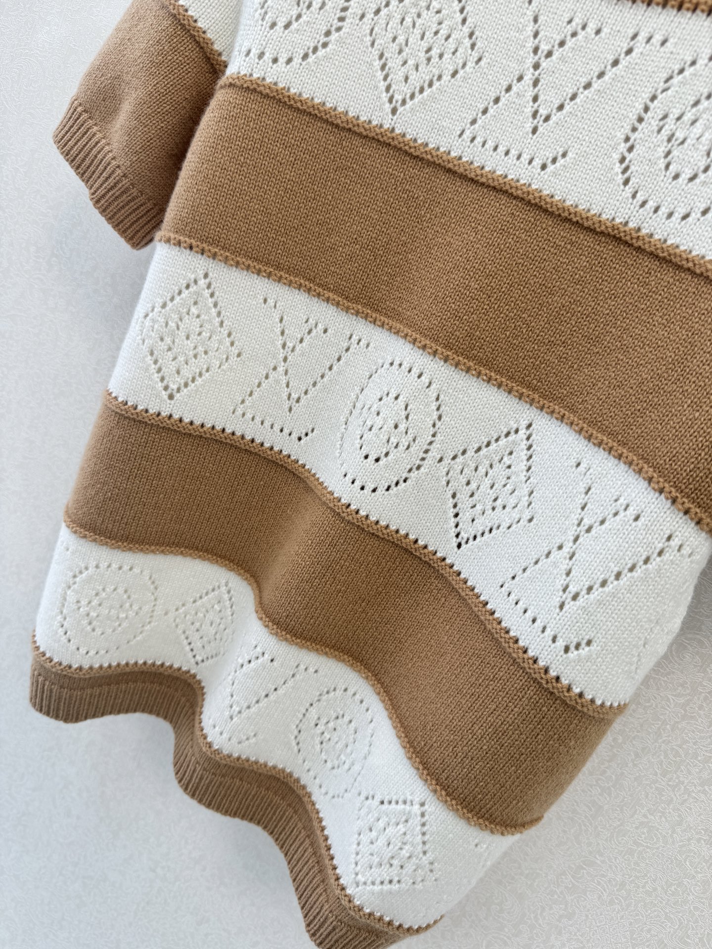 LV高版本新品🆕🆕圆领短袖💗💗实拍图🆕🆕两色3码