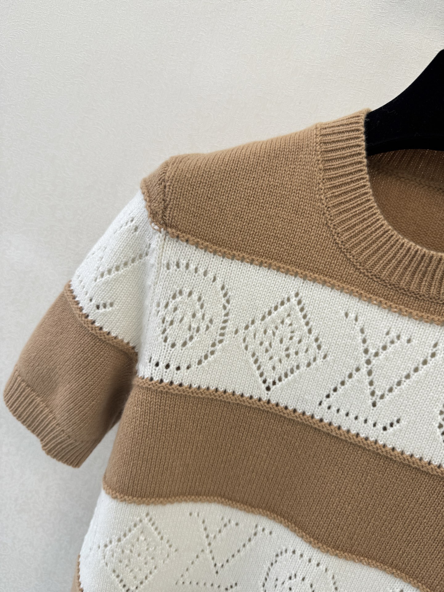 LV高版本新品🆕🆕圆领短袖💗💗实拍图🆕🆕两色3码