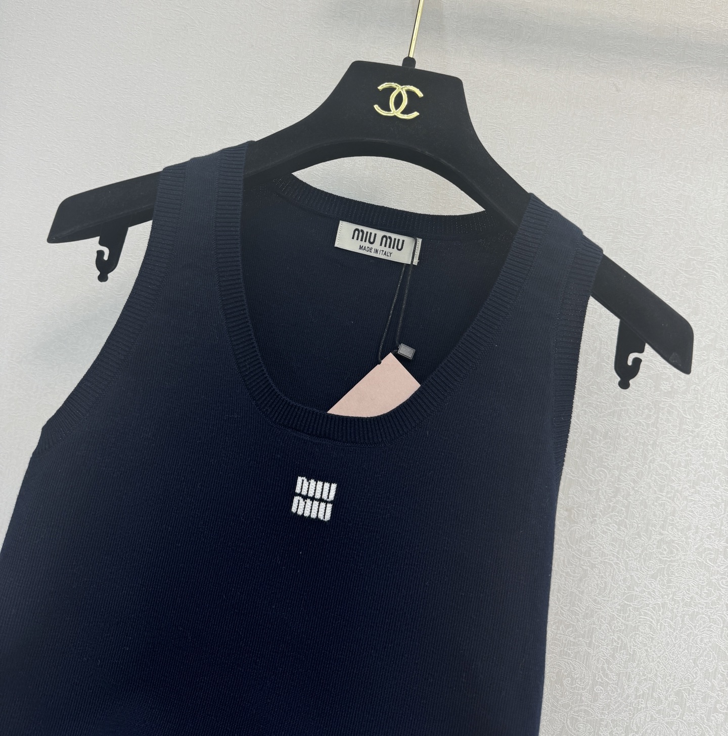 缪缪新品🆕🆕背心💗💗实拍图🆕🆕两色3码