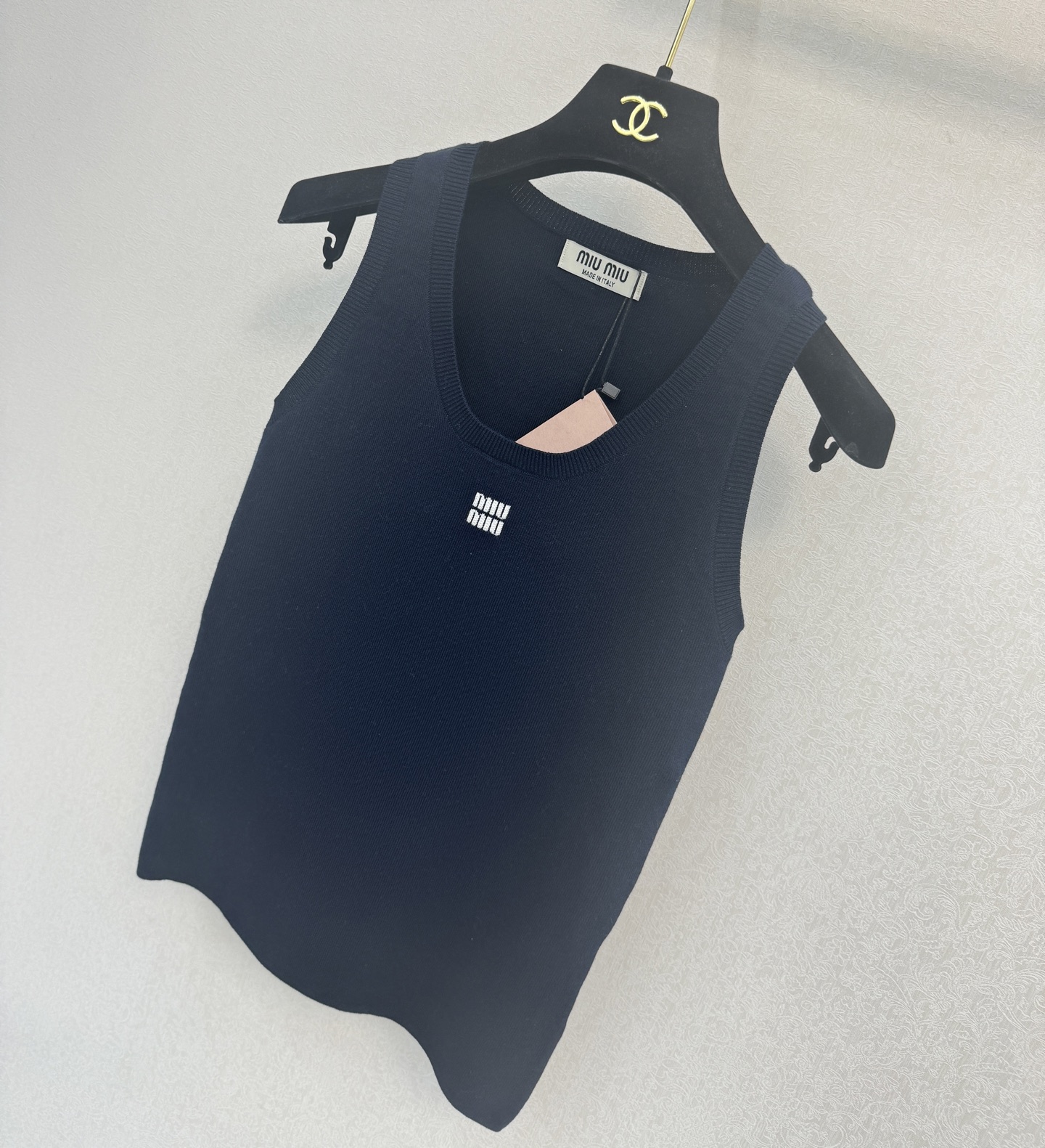 缪缪新品🆕🆕背心💗💗实拍图🆕🆕两色3码