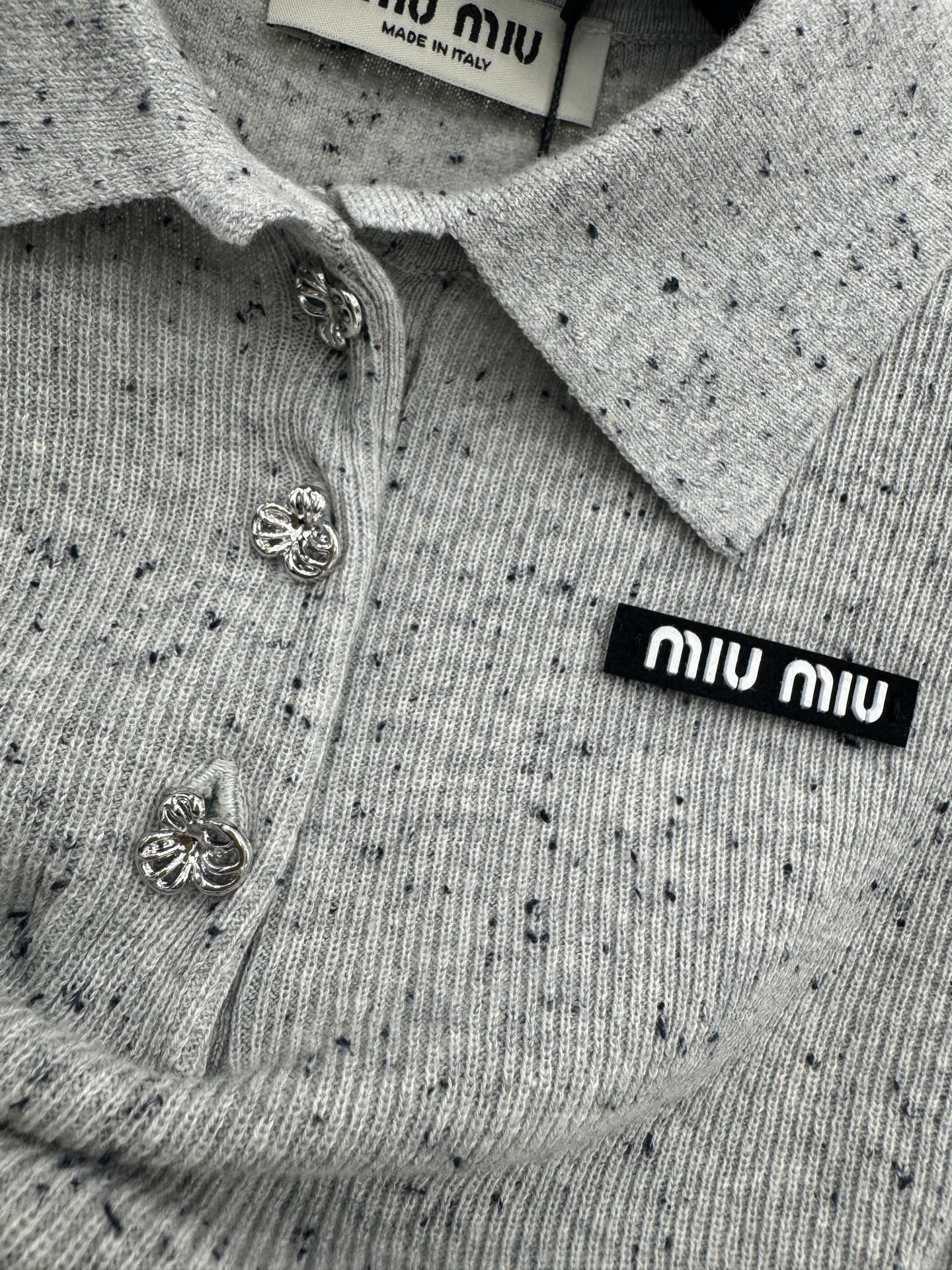 缪缪新品🆕🆕Polo领短袖💗💗实拍图🆕🆕两色3码