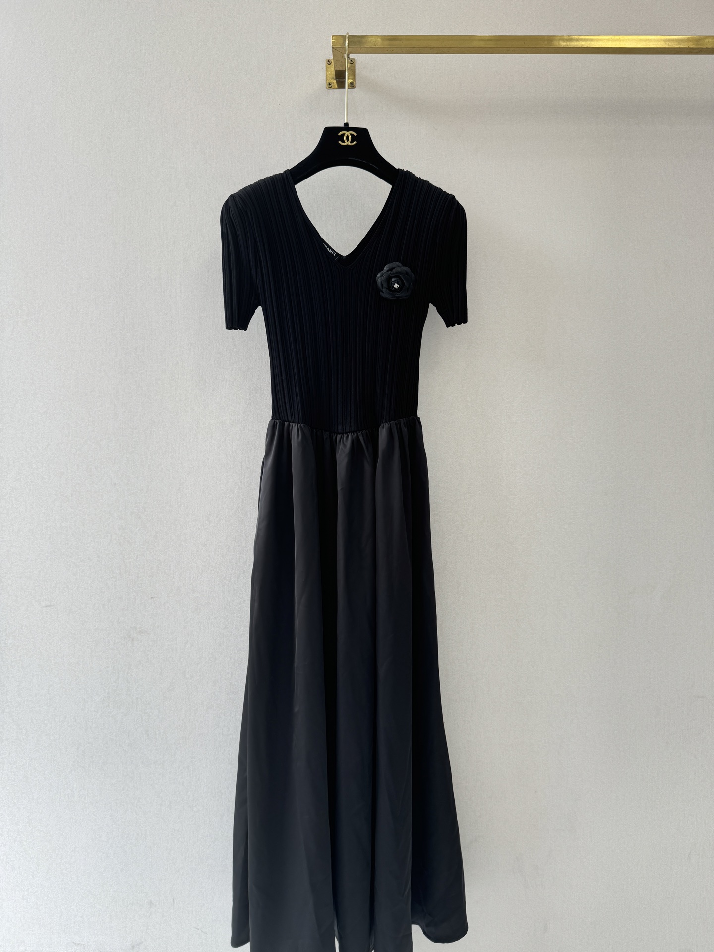 小香新品🆕🆕V领长裙💗💗实拍图🆕🆕