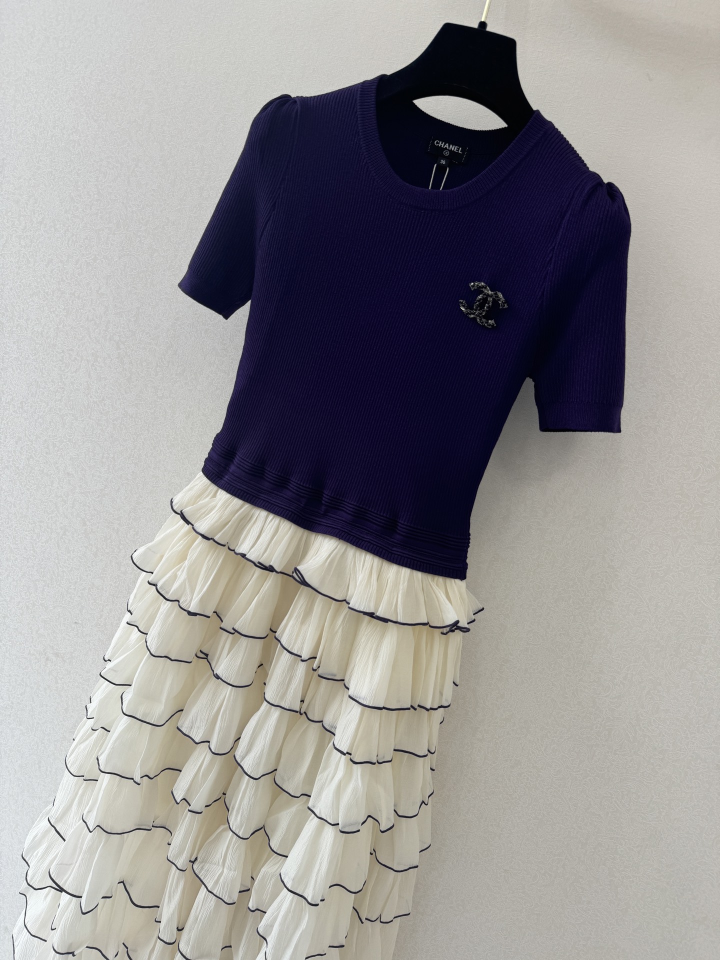 小香新品🆕🆕圆领短袖长裙💗💗实拍图🆕🆕两色3码💜🖤