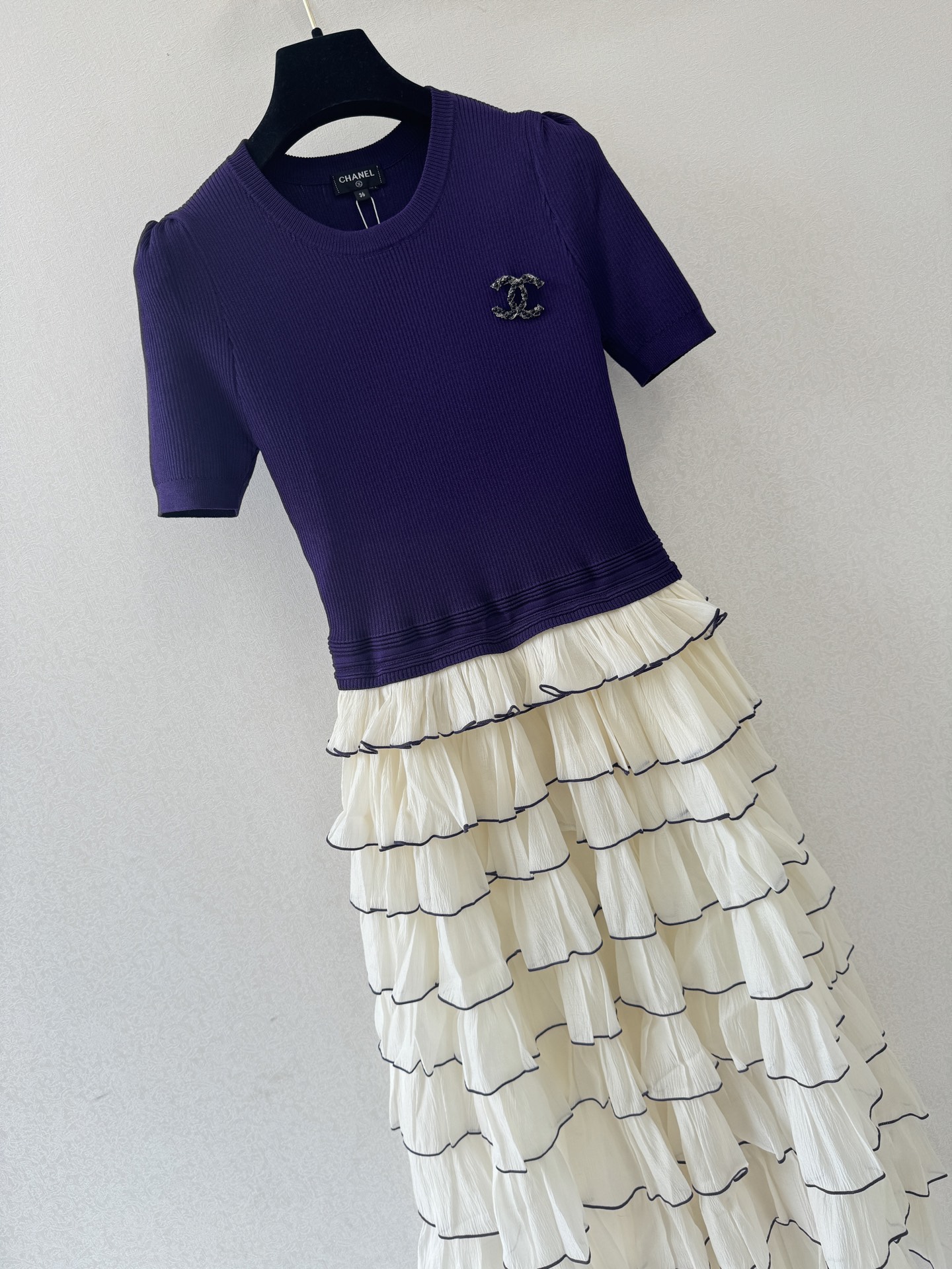 小香新品🆕🆕圆领短袖长裙💗💗实拍图🆕🆕两色3码💜🖤