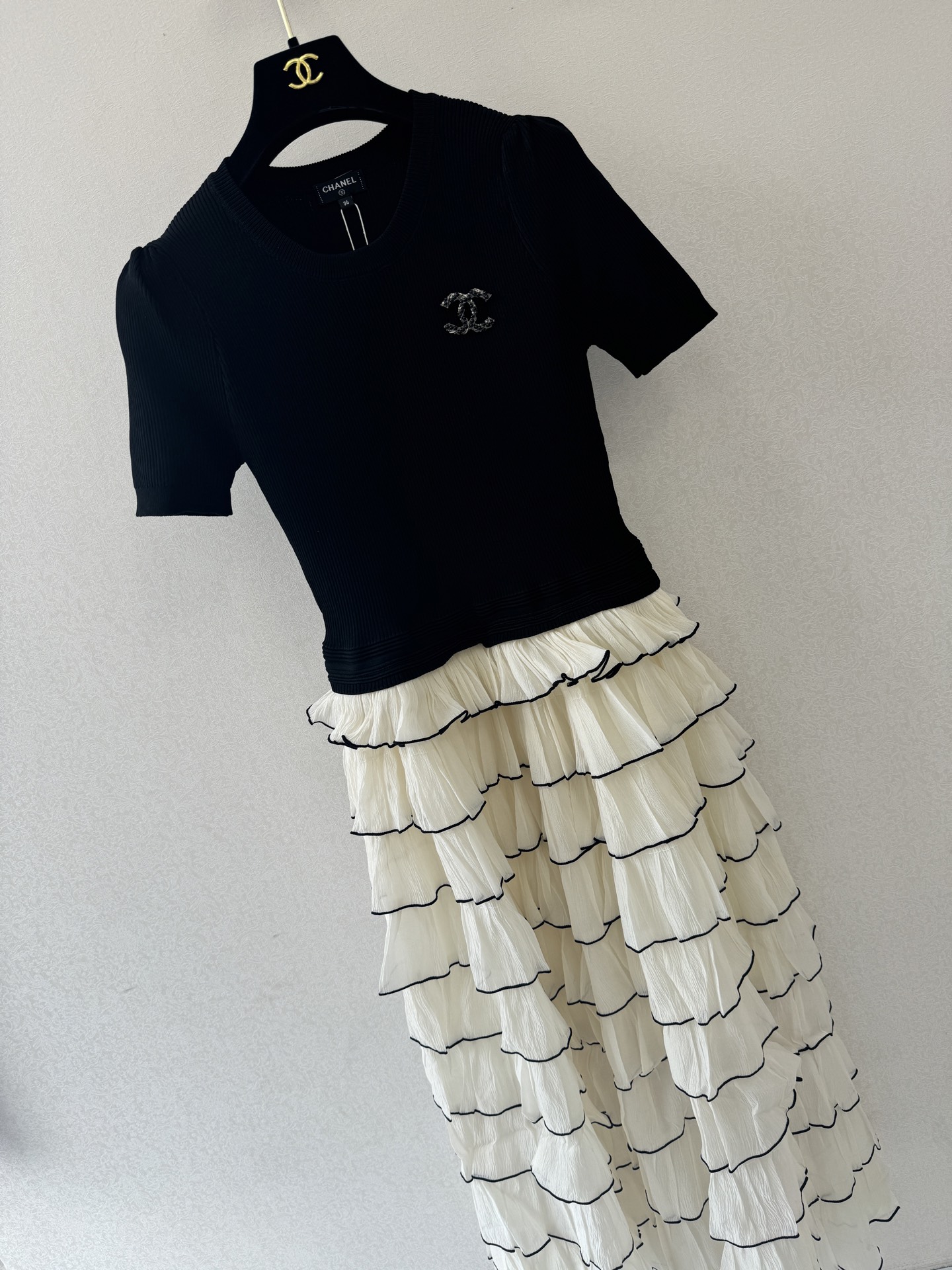 小香新品🆕🆕圆领短袖长裙💗💗实拍图🆕🆕两色3码💜🖤