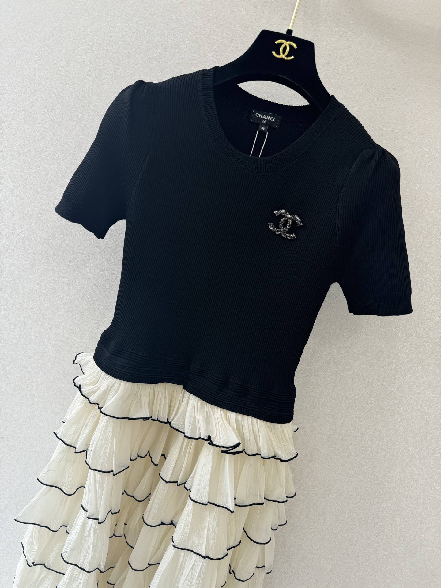 小香新品🆕🆕圆领短袖长裙💗💗实拍图🆕🆕两色3码💜🖤