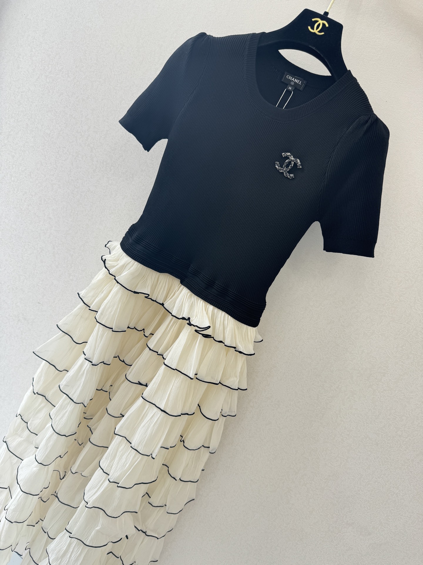 小香新品🆕🆕圆领短袖长裙💗💗实拍图🆕🆕两色3码💜🖤