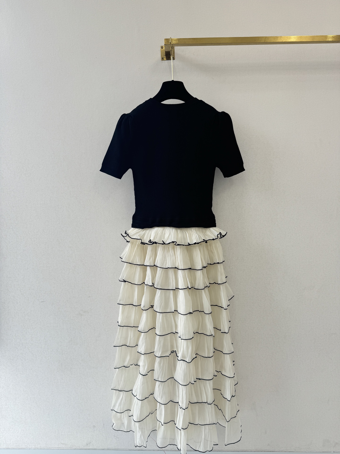 小香新品🆕🆕圆领短袖长裙💗💗实拍图🆕🆕两色3码💜🖤