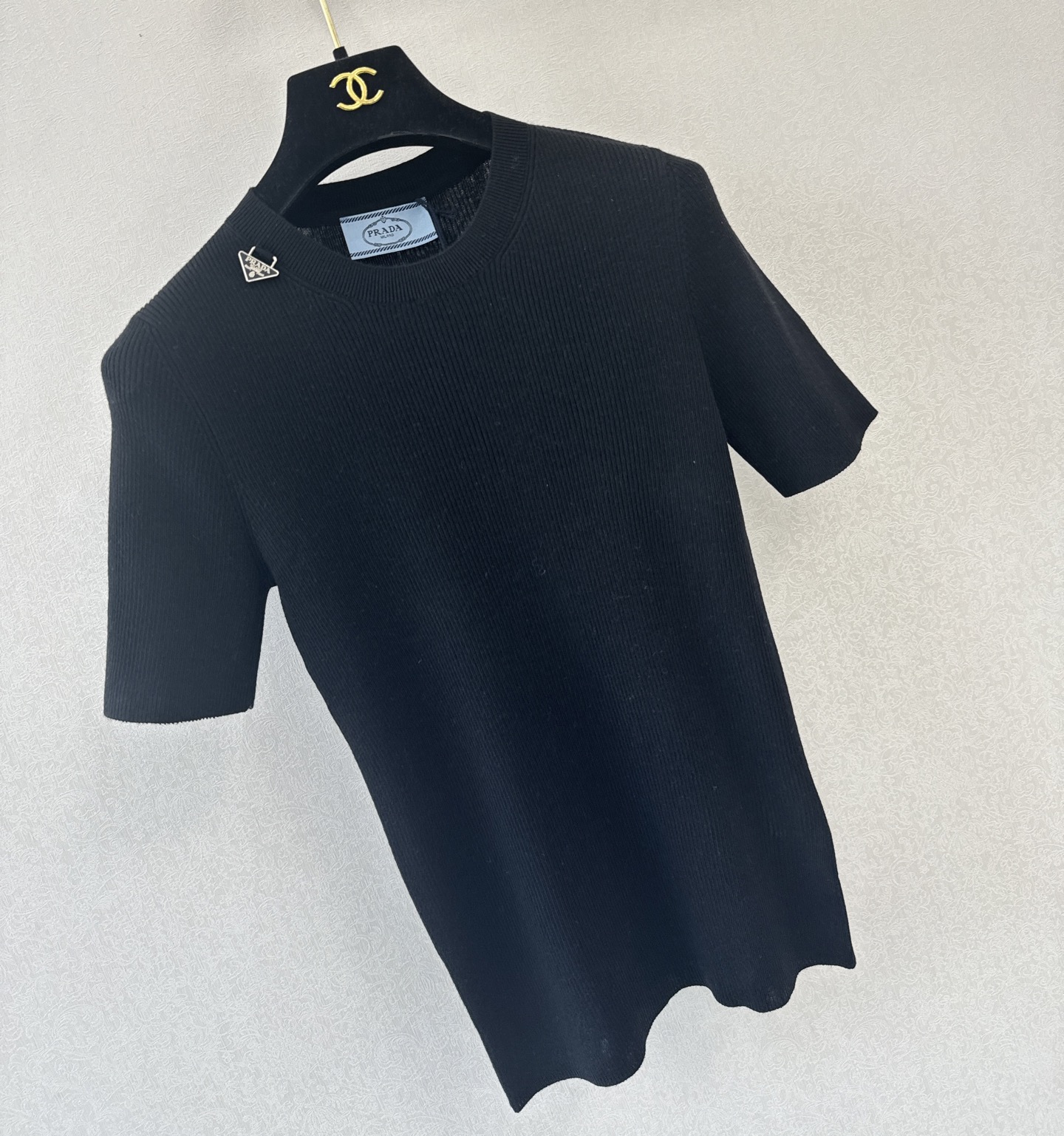 普拉达新品🆕🆕圆领短袖💗💗实拍图🆕四色3码