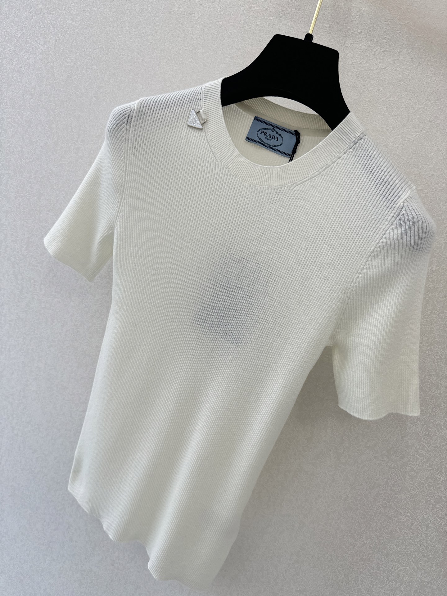 普拉达新品🆕🆕圆领短袖💗💗实拍图🆕四色3码