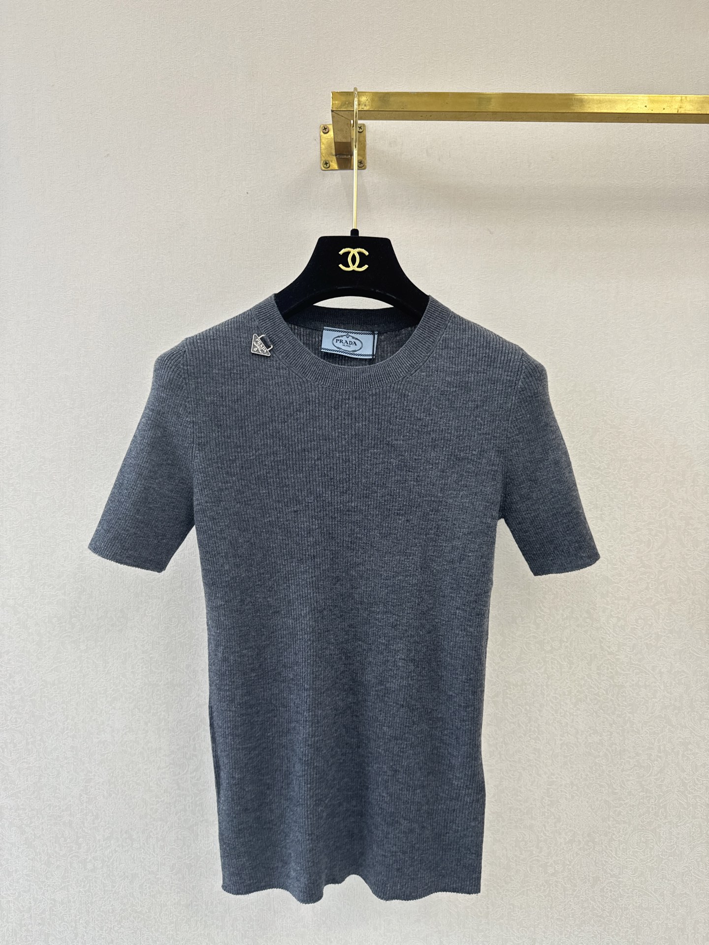 普拉达新品🆕🆕圆领短袖💗💗实拍图🆕四色3码