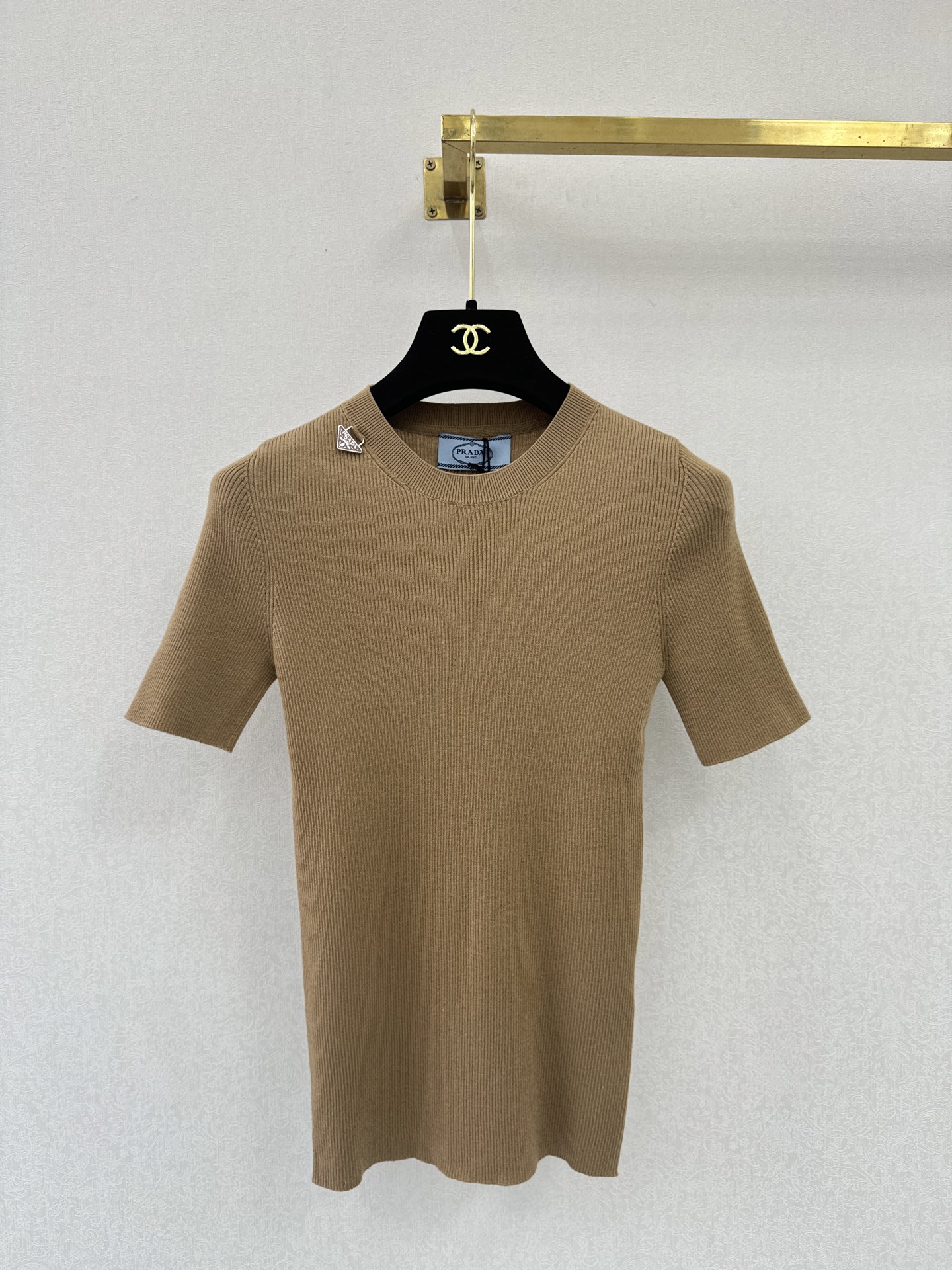 普拉达新品🆕🆕圆领短袖💗💗实拍图🆕四色3码