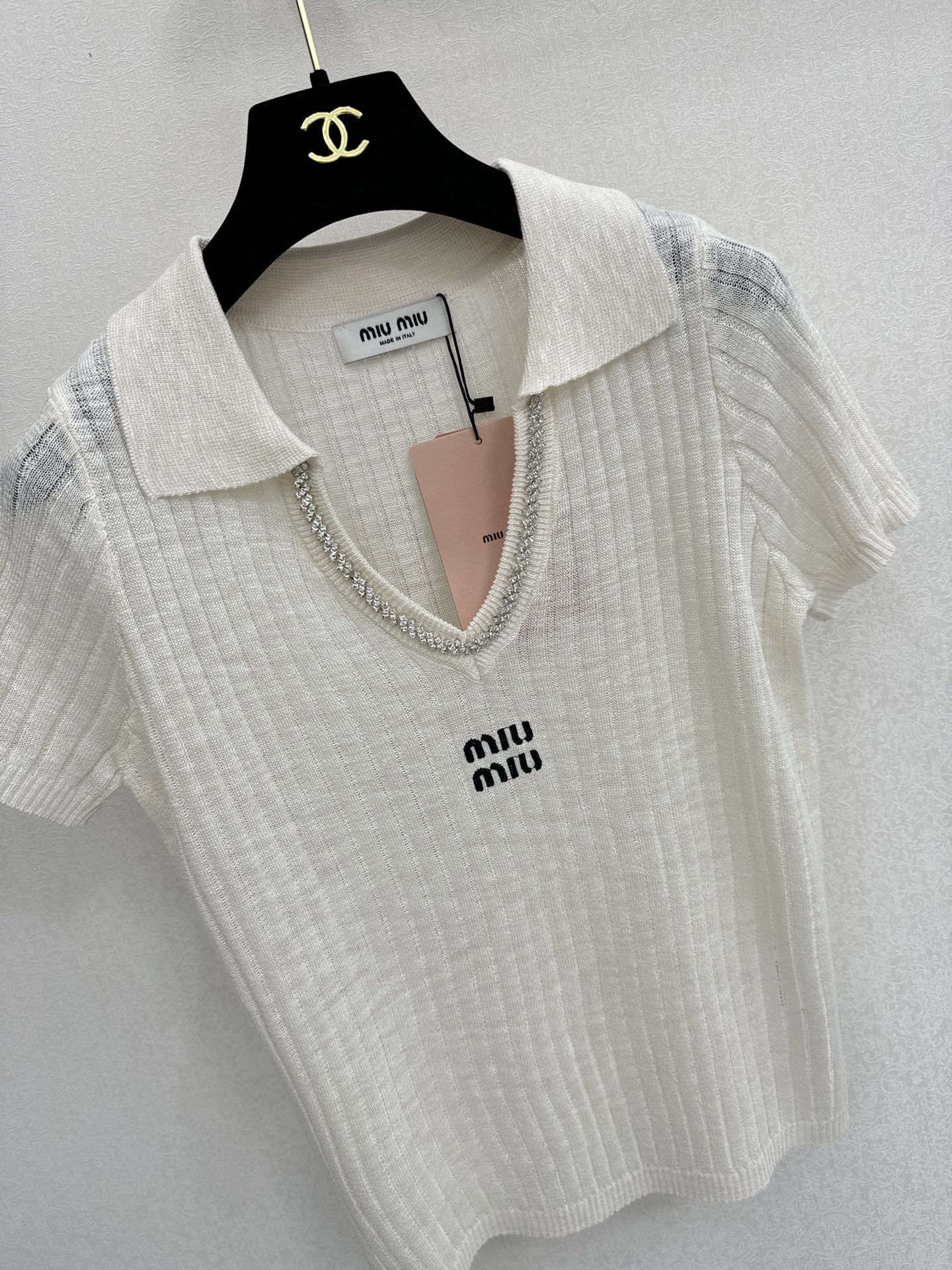 缪缪新品🆕🆕V领短袖💗💗实拍图🆕🆕