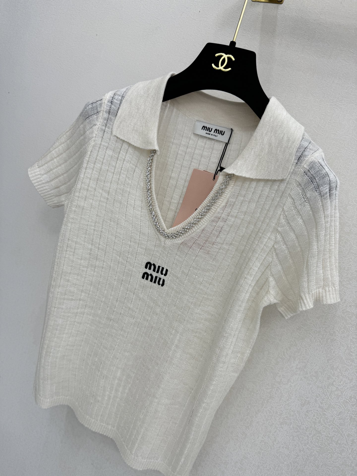 缪缪新品🆕🆕V领短袖💗💗实拍图🆕🆕