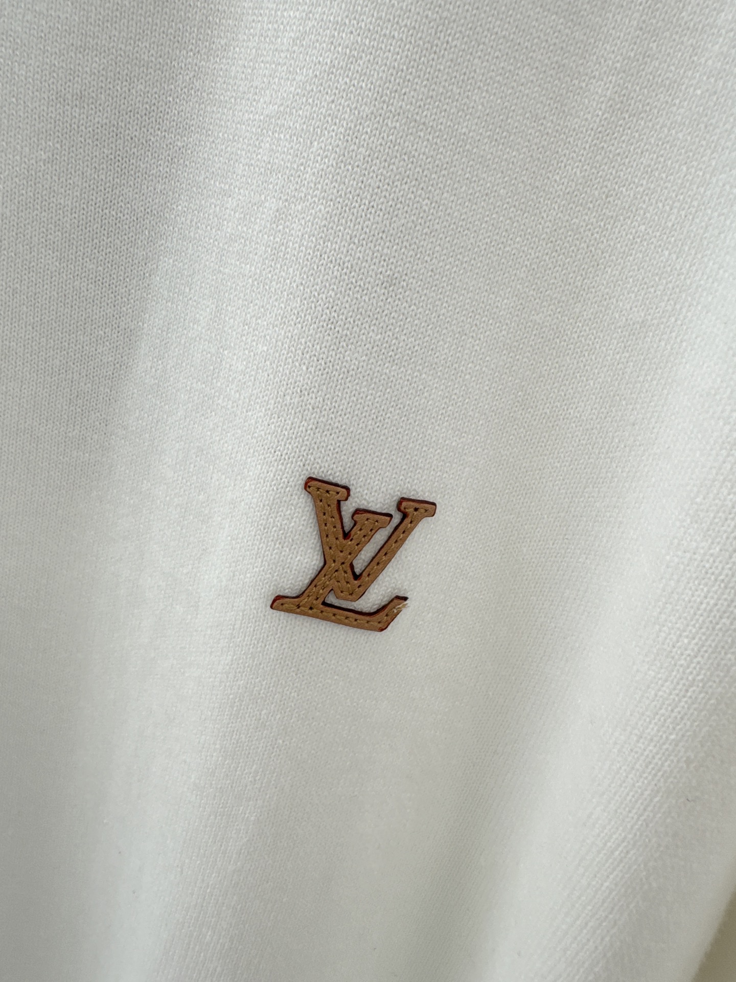 LV新品🆕🆕圆领短袖💗💗实拍图🆕🆕两色4码